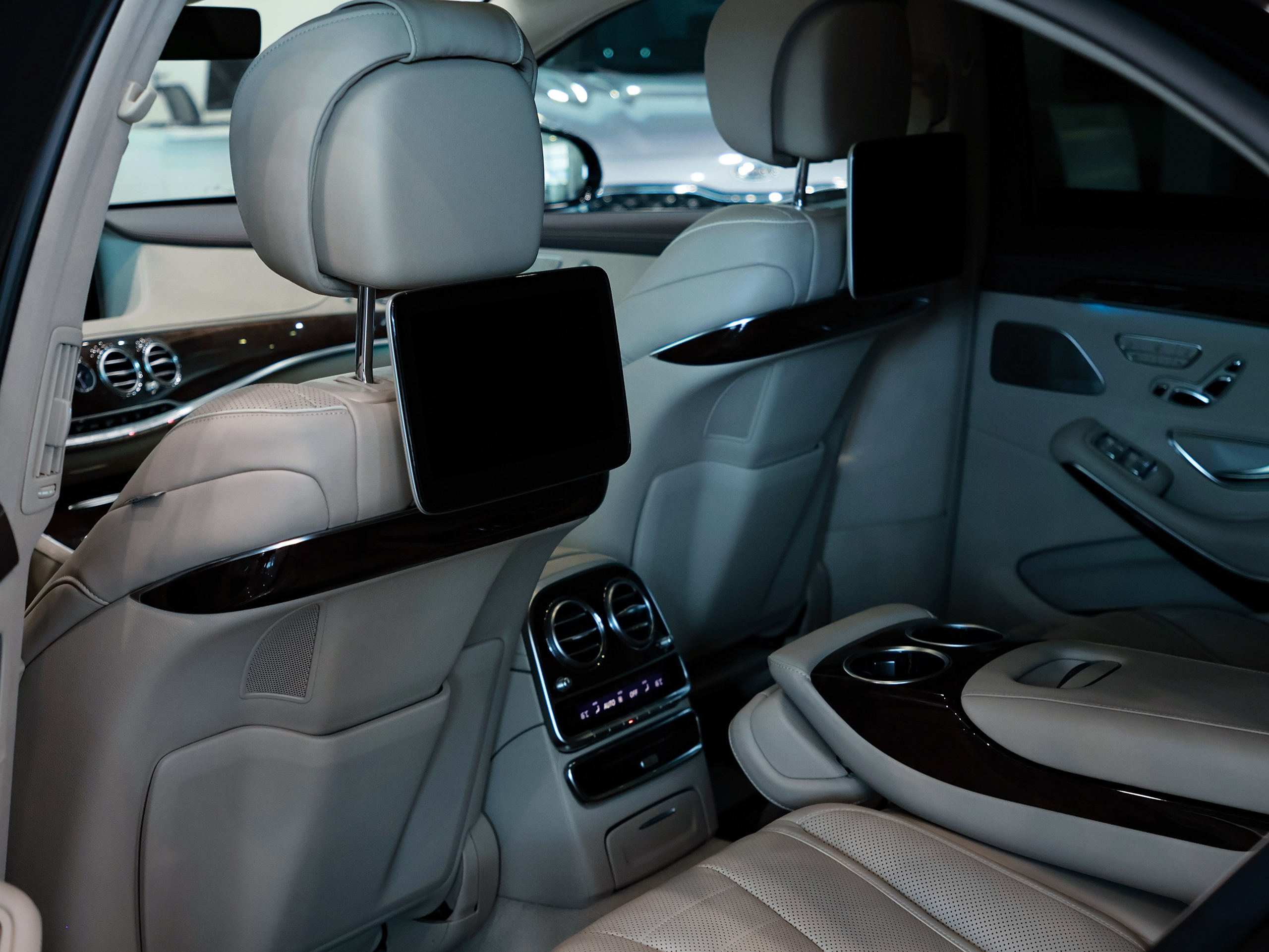 Mercedes-Benz S. Photo-nk