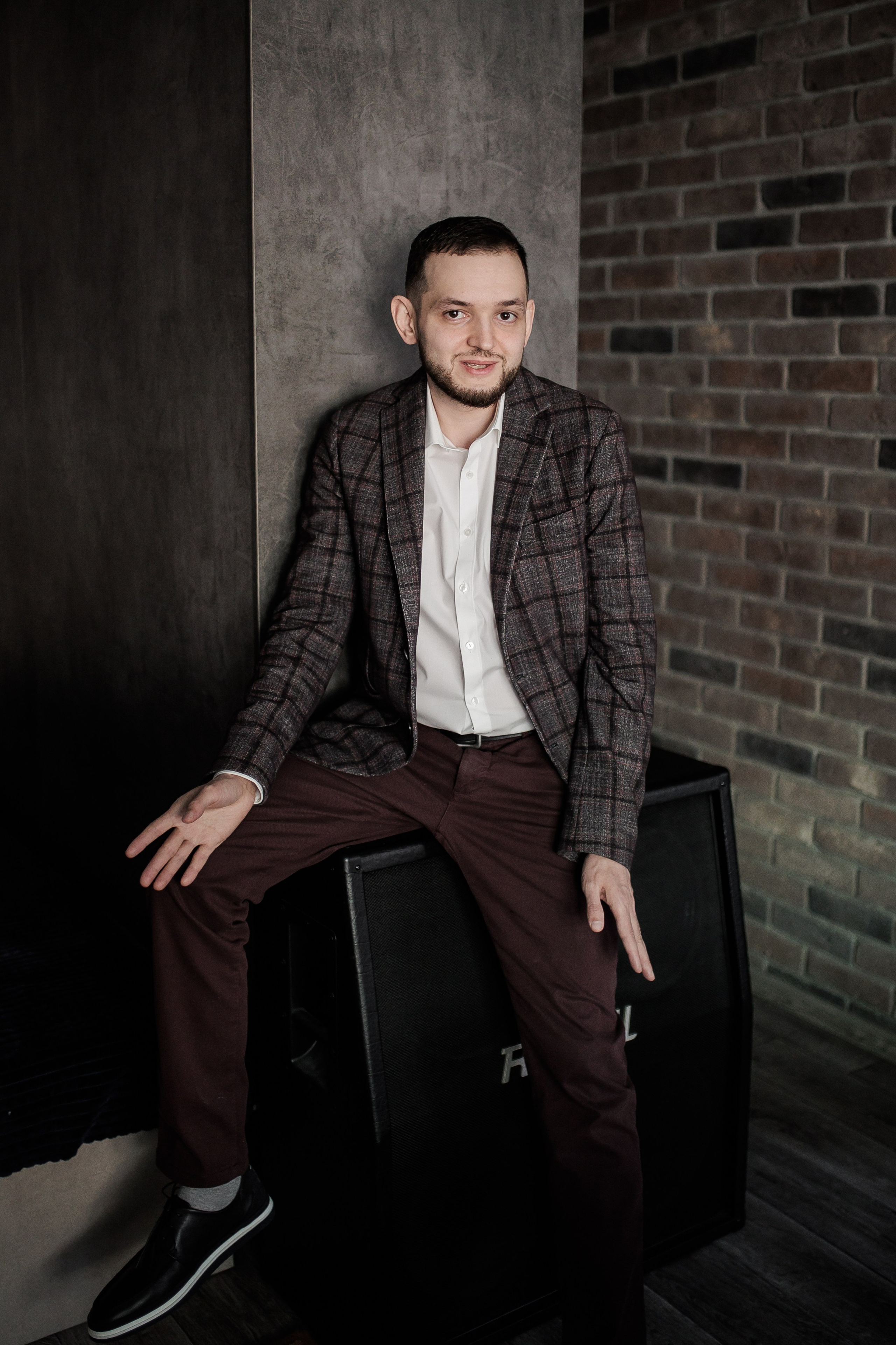 Свадьба Полины и Сергея (сборы жениха). Портретный фотограф Юлия Красноперова в Барнауле/Заринске