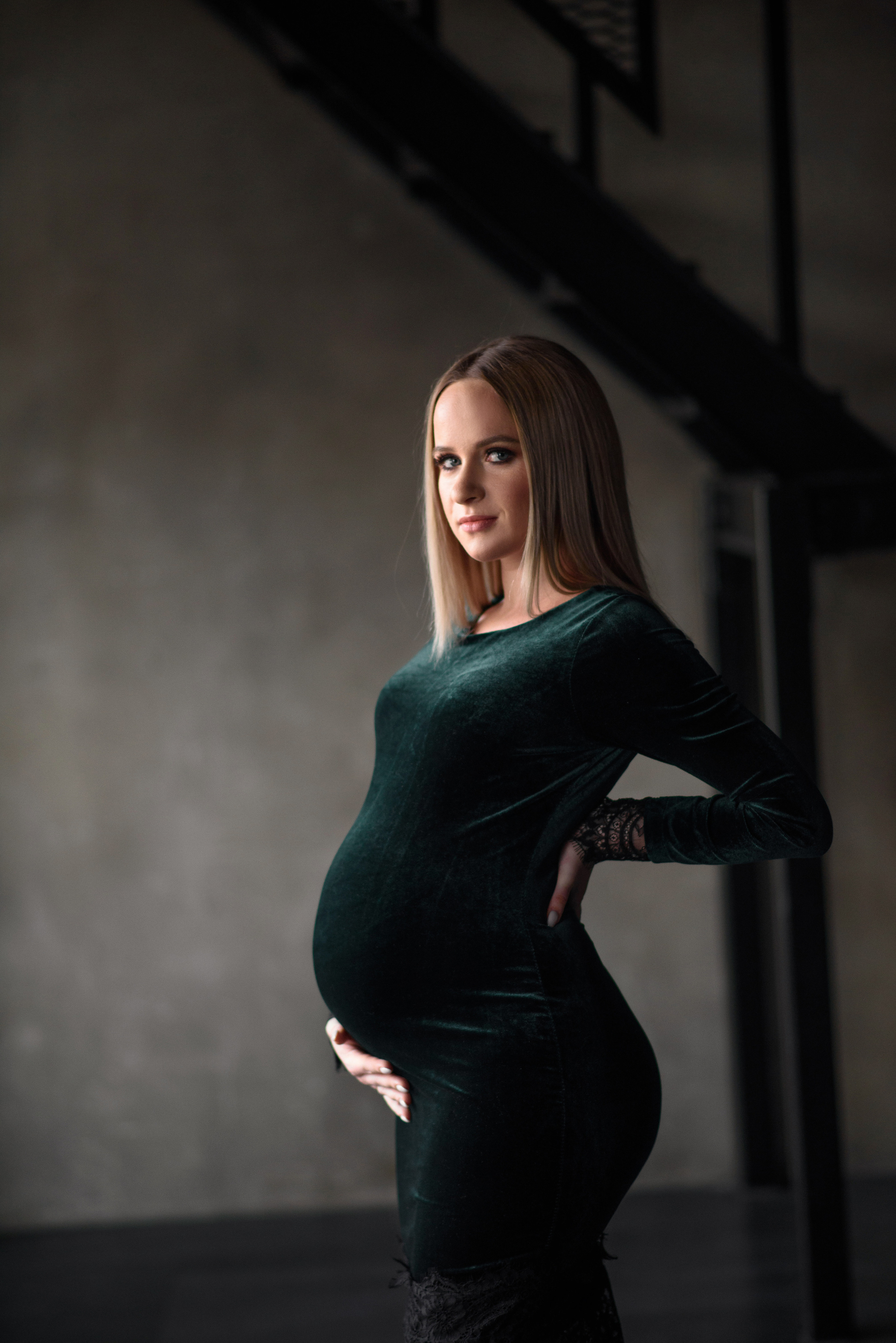 Фотосессия беременности в темной студии. Фотограф в Москве и Люберцах, Валя Шикулина