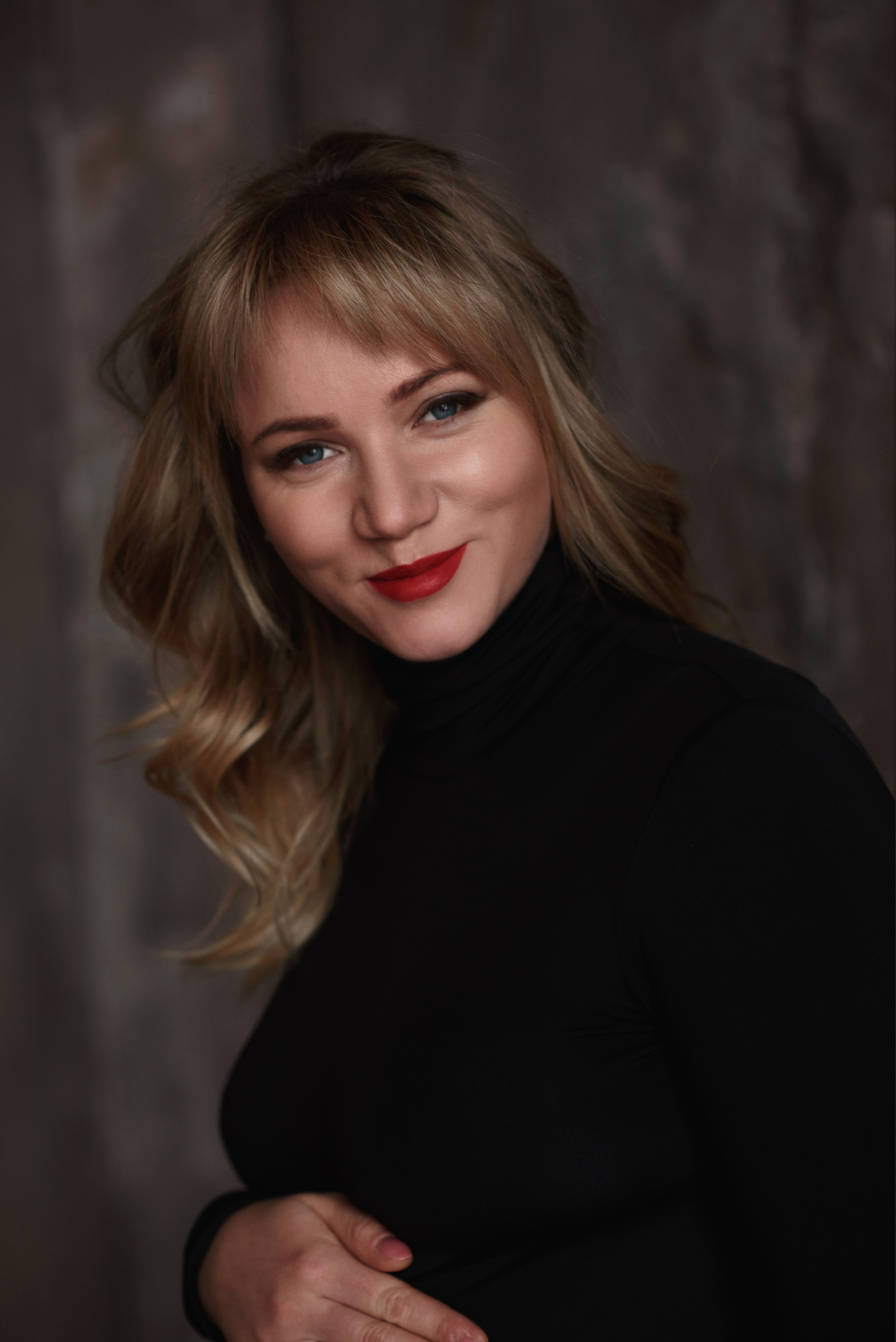 Фотосессия беременности в темной студии. Фотограф в Москве и Люберцах, Валя Шикулина