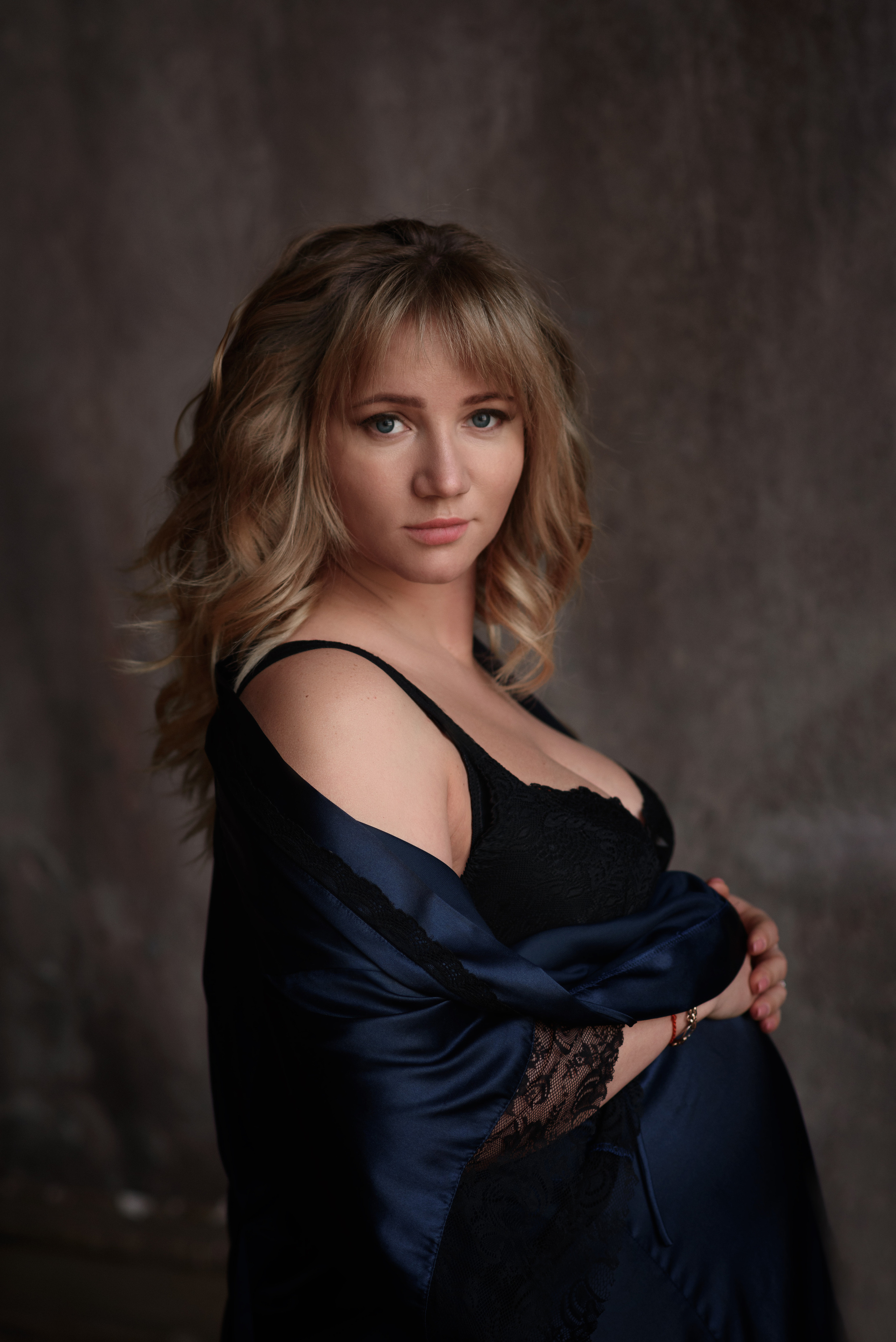 Фотосессия беременности в темной студии. Фотограф в Москве и Люберцах, Валя Шикулина