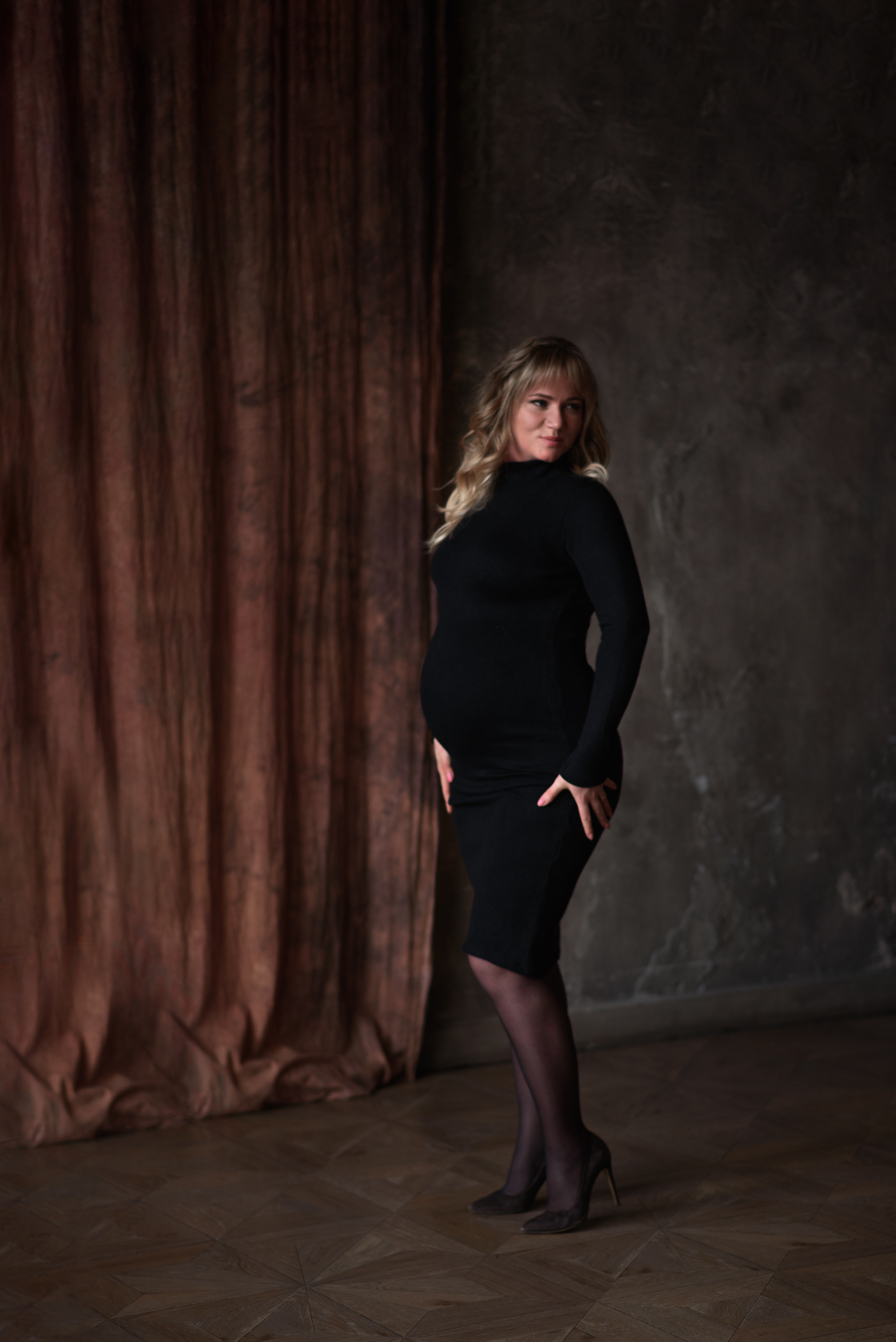 Фотосессия беременности в темной студии. Фотограф в Москве и Люберцах, Валя Шикулина