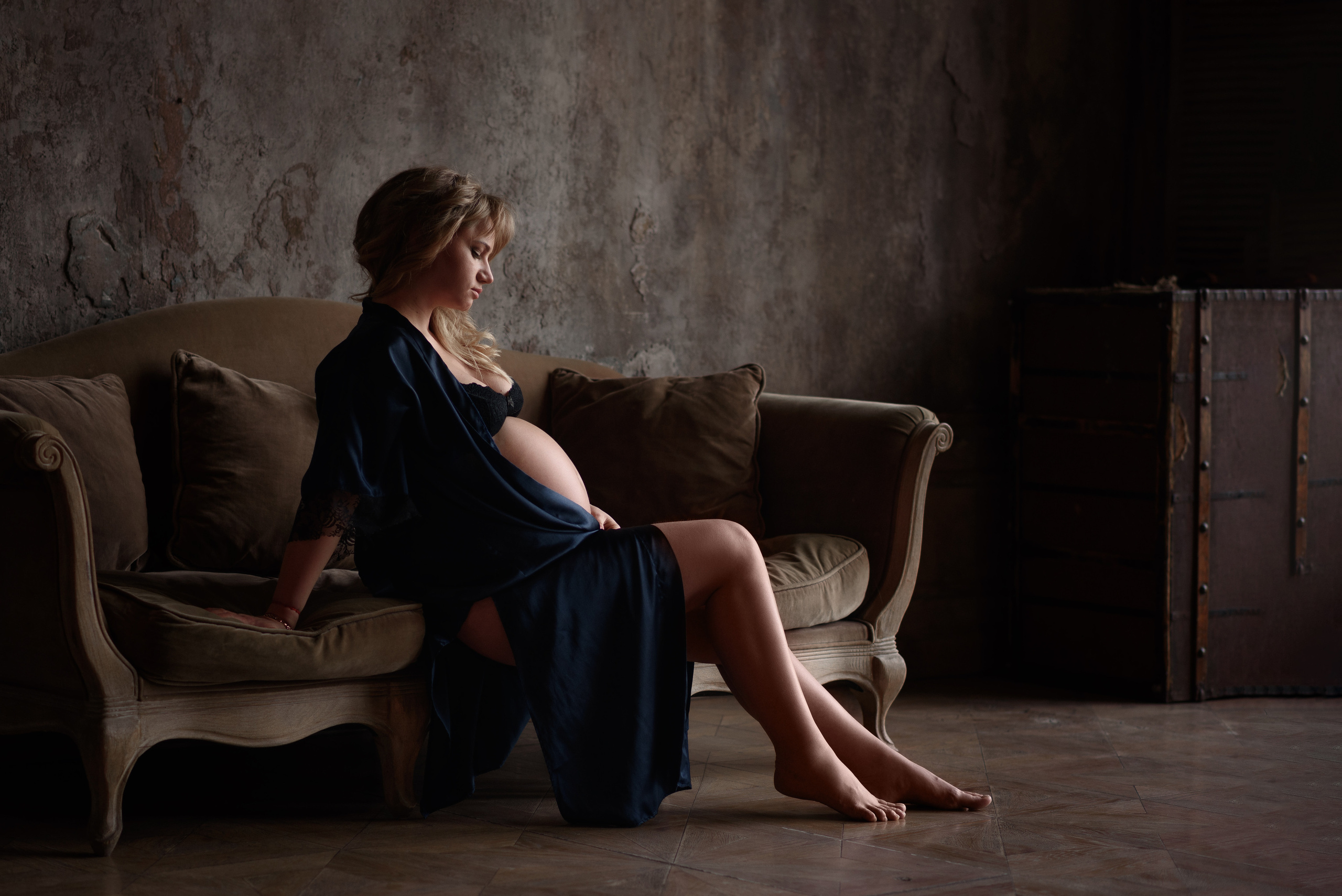 Фотосессия беременности в темной студии. Фотограф в Москве и Люберцах, Валя Шикулина