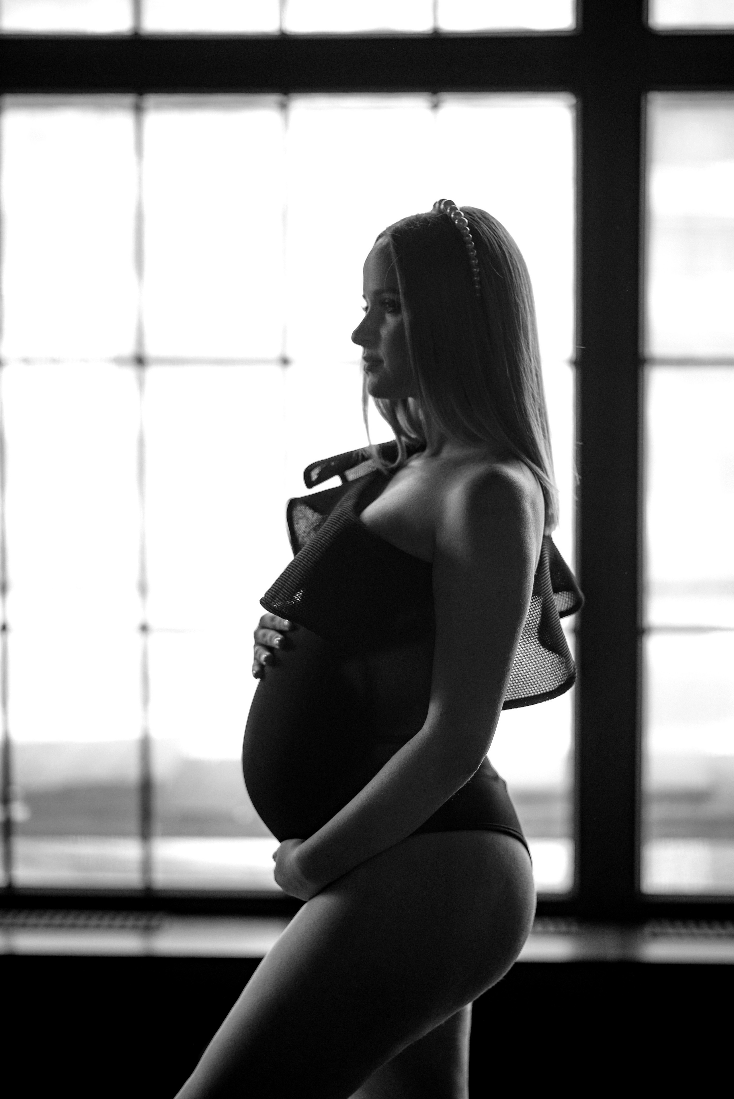 Фотосессия беременности в темной студии. Фотограф в Москве и Люберцах, Валя Шикулина