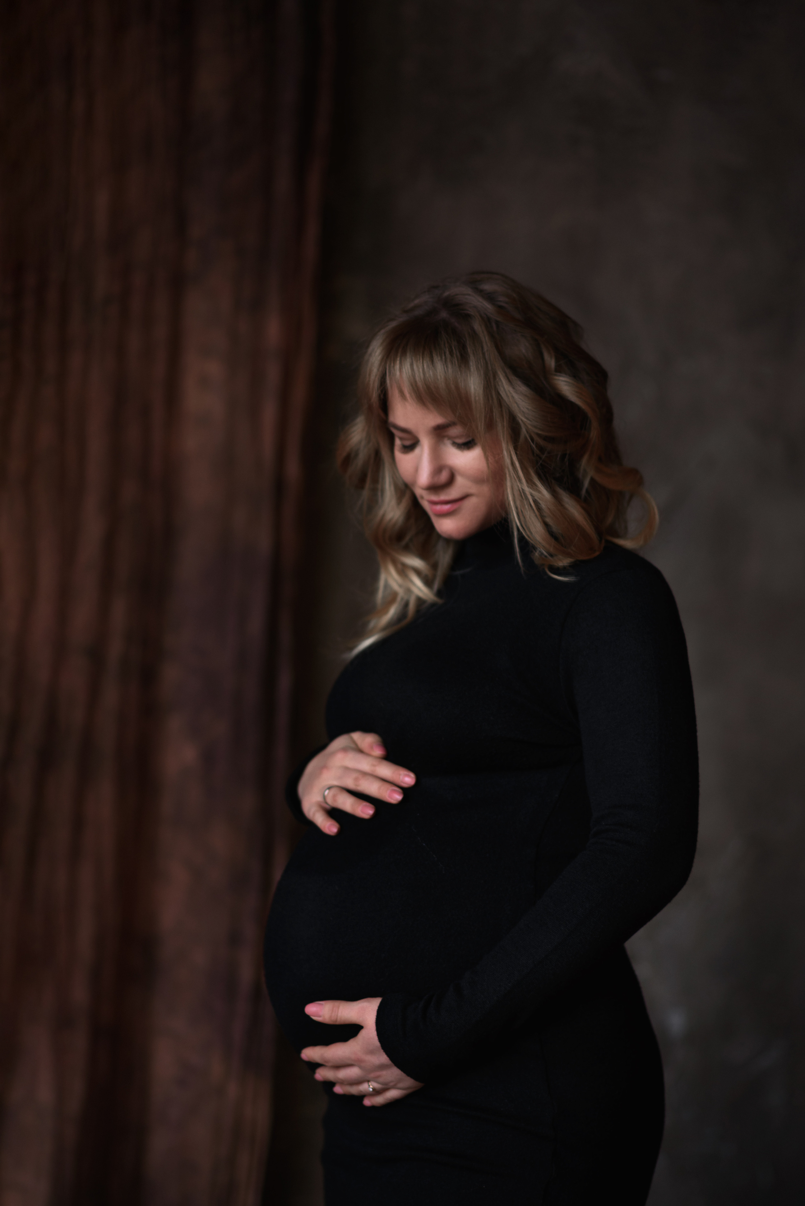 Фотосессия беременности в темной студии. Фотограф в Москве и Люберцах, Валя Шикулина