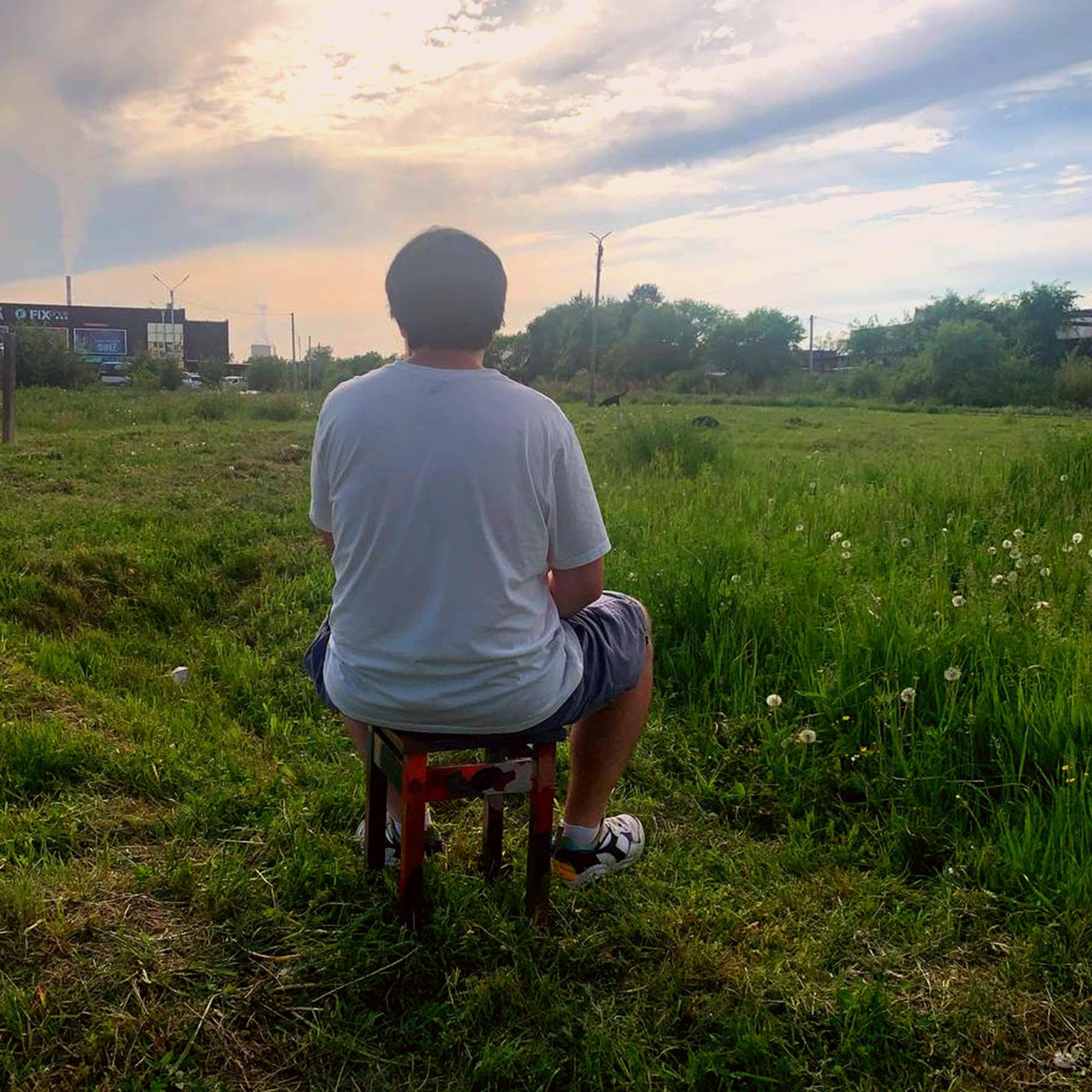 Табуретки-объекты. Художник Рыбак Николай