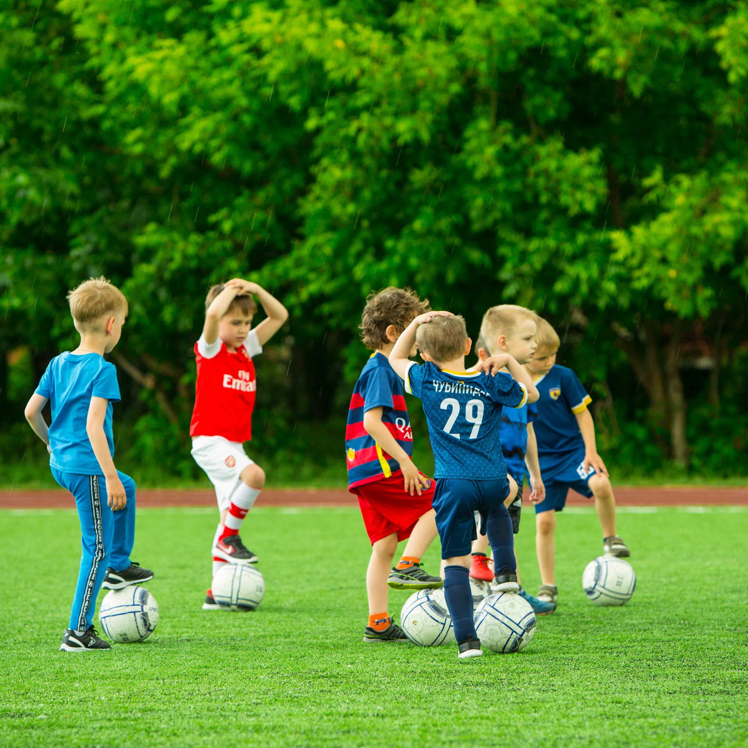 Футбольная школа «Юниор» — фото тренировок и игр. Выпускные альбомы для школы и детского сада — школьный фотограф Подольск, Троицк, Щербинка, Москва