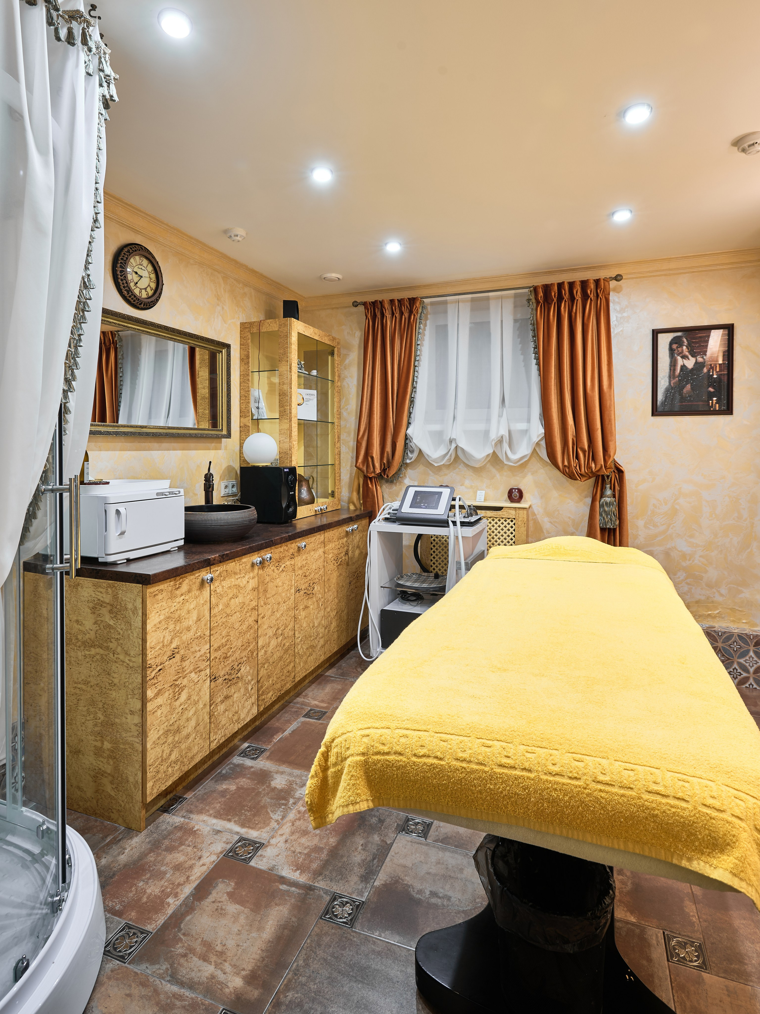 Салон красоты (Эмира). Автомобильный и интерьерный фотограф в Минске Александр Тагаев