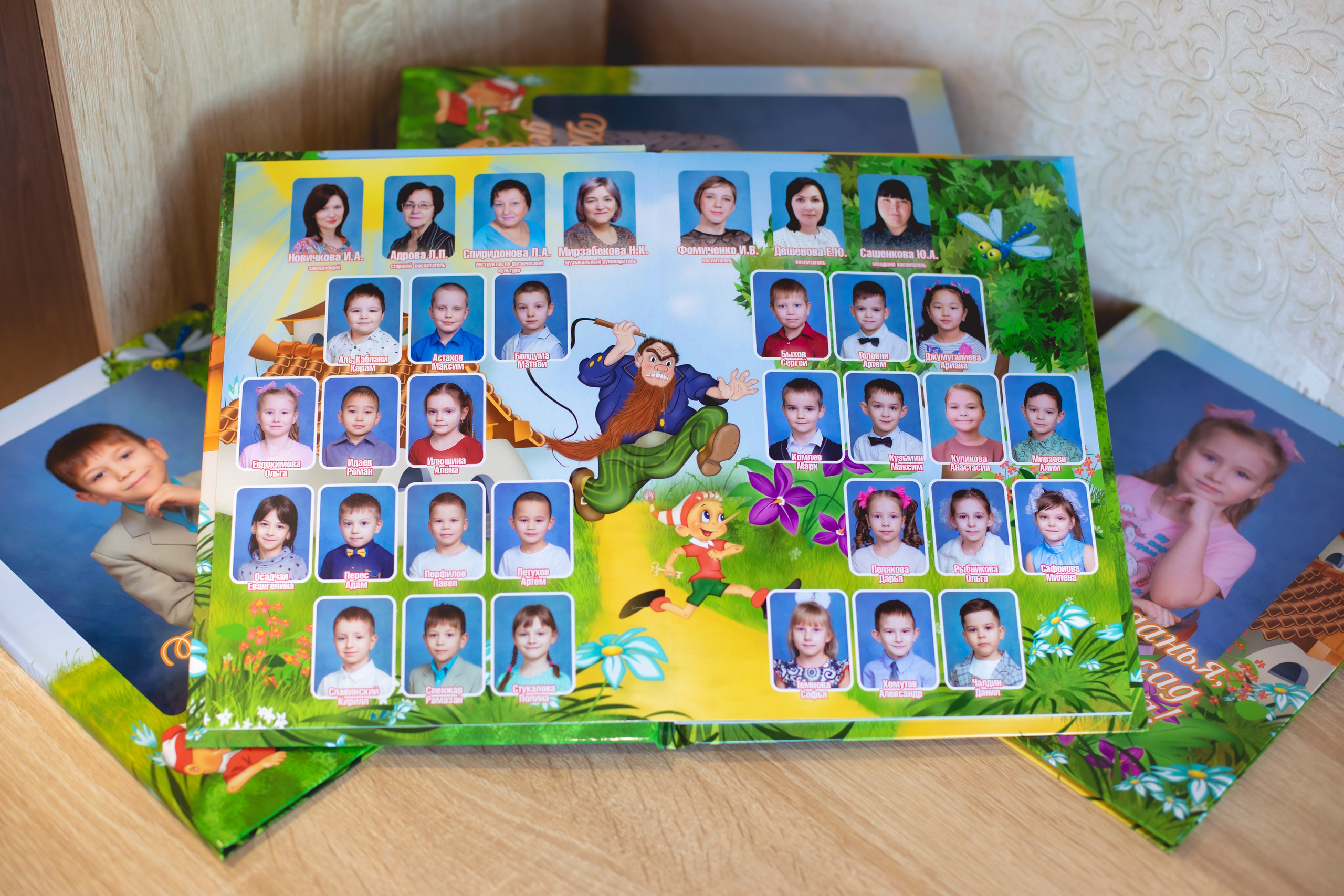 Свадебные фото книги и выпускные альбомы. Свадебный и семейный фотограф в Волжском Антон Тюрин