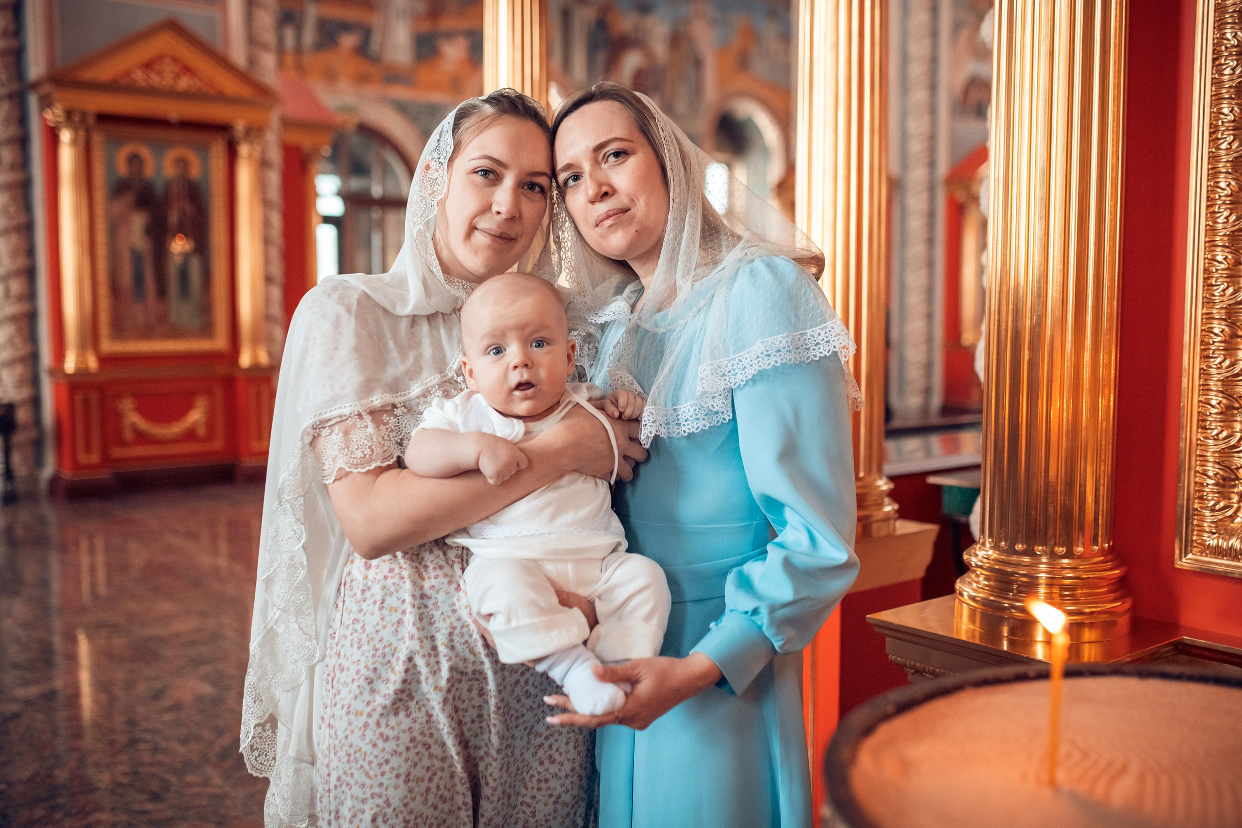 Крещение младенца Леонида в храме Георгия Всеволодовича. Екатерина Крапивина фотограф церковных Таинств в Нижний Новгороде