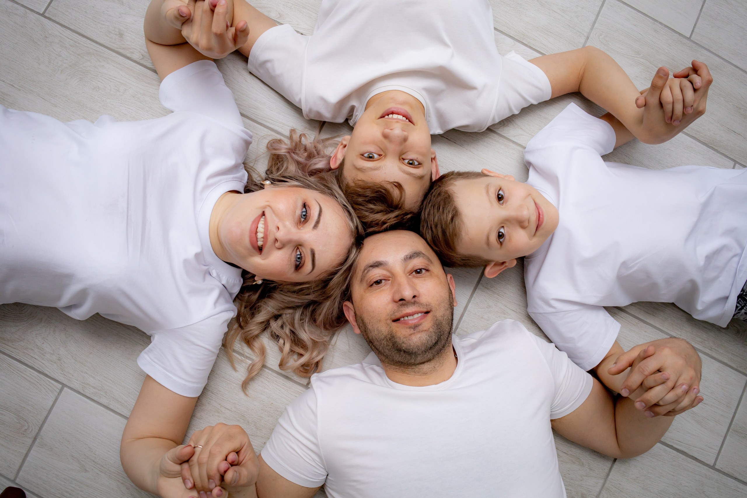 Семейная фотосессия выездная. Фотограф новорожденных в Екатеринбурге