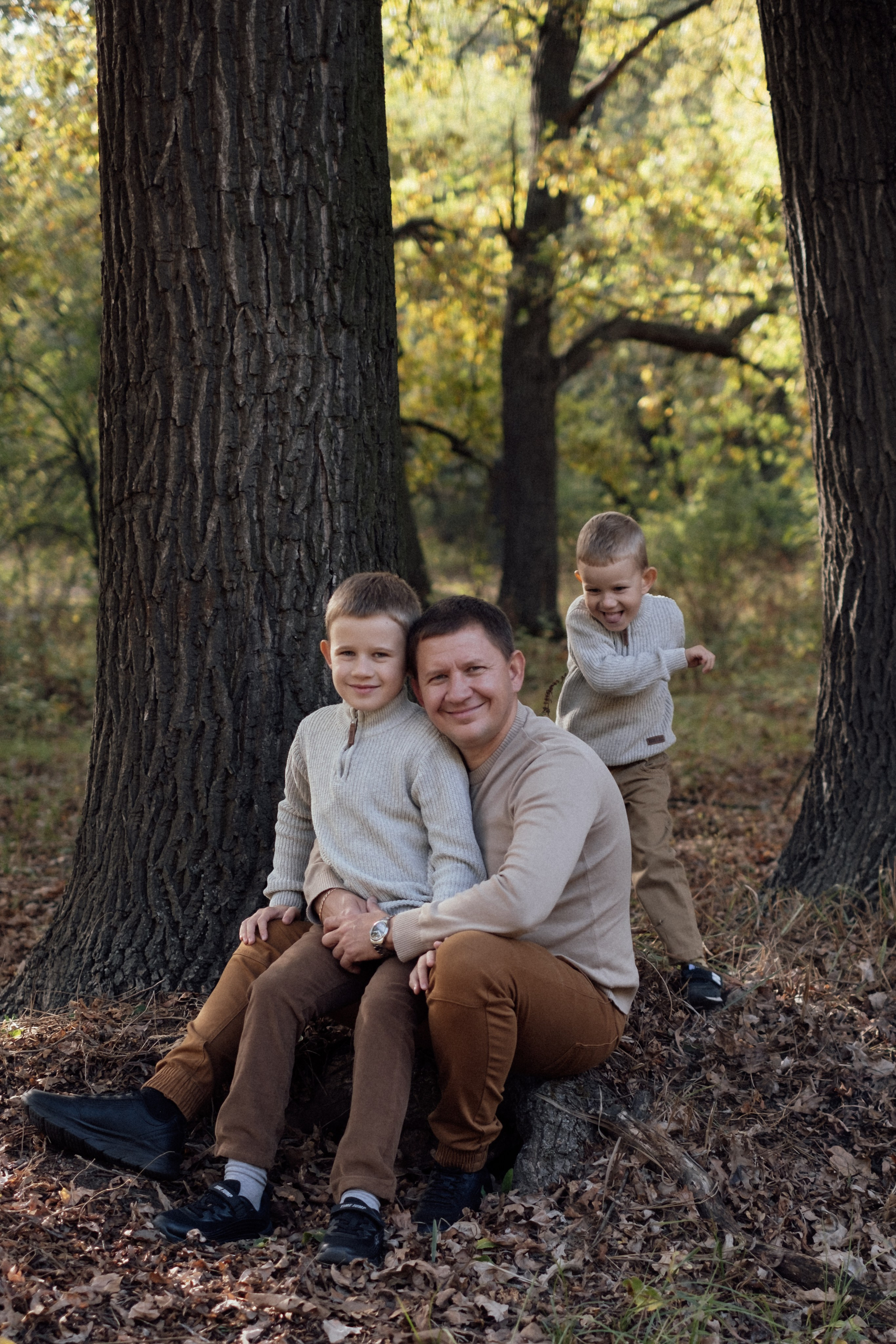 Семейная фотосессия в лесу. Свадебный и семейный фотограф г. Волгоград Биленко Ангелина