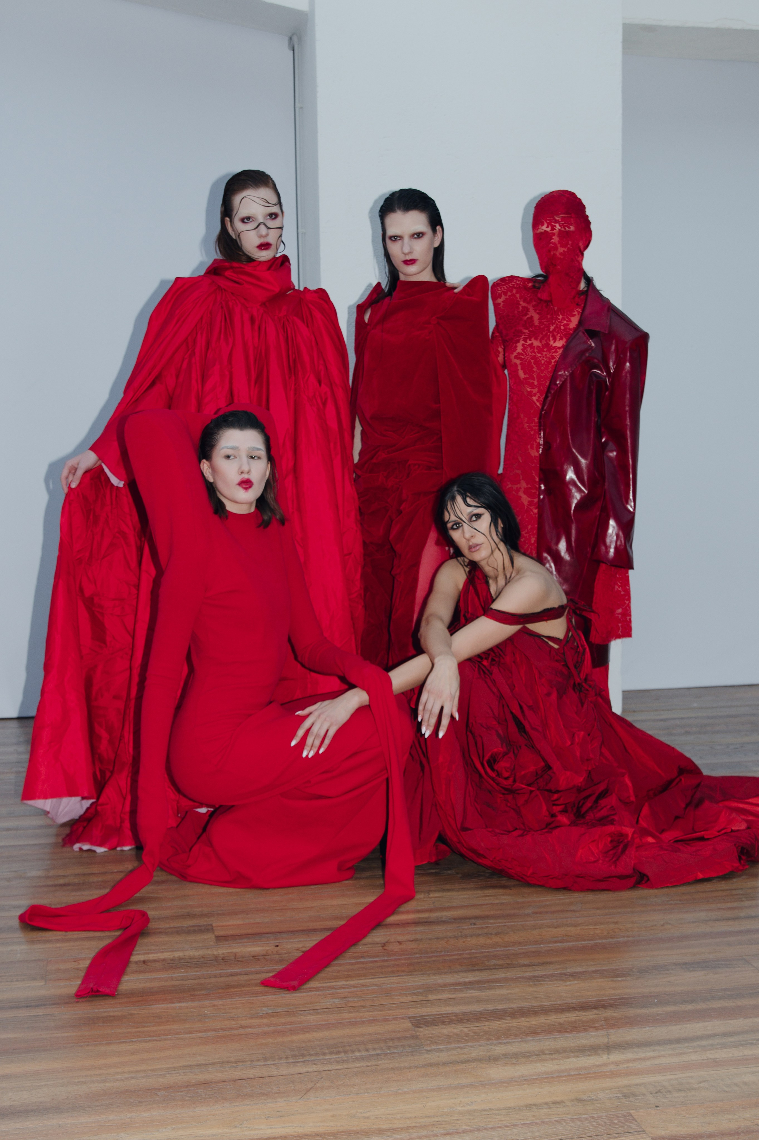 Бекстейдж показа «Новые Имена» собака.ru|ДЛТ. Портретный и репортажный фотограф в Санкт-Петербурге