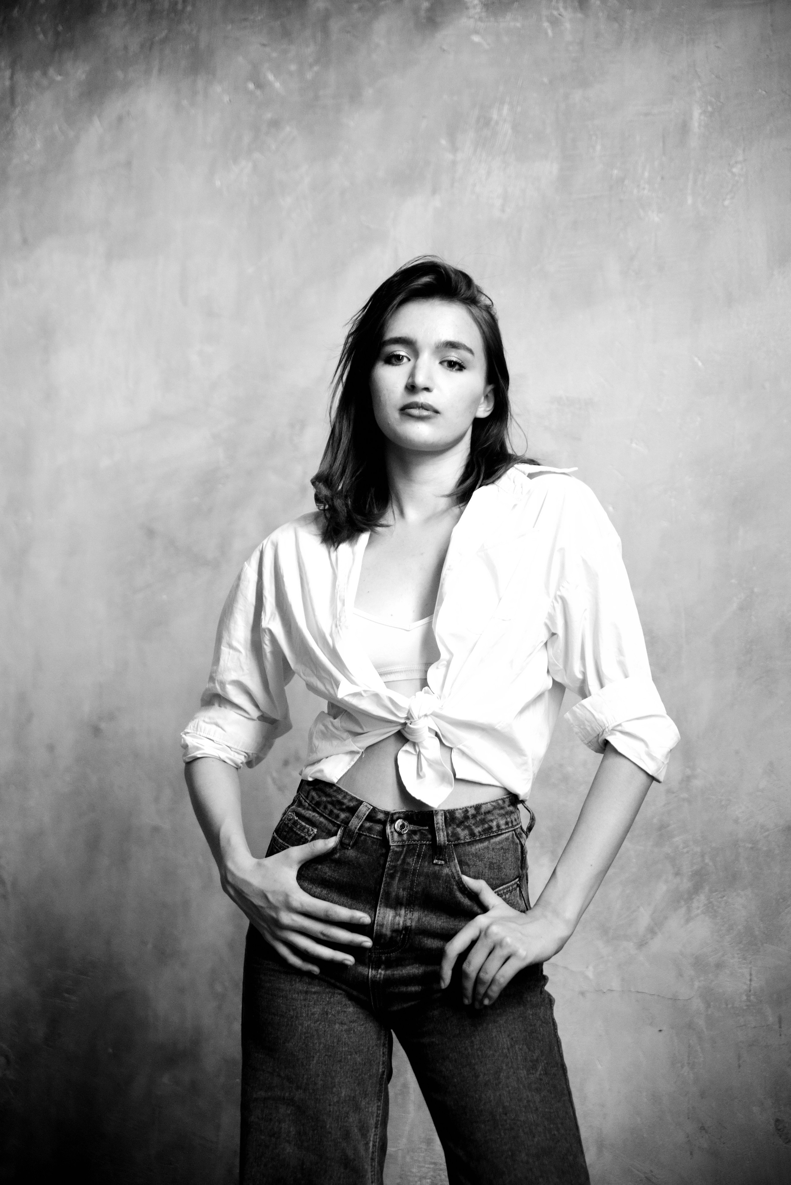 Соня Степаненко. Классический портрет от окна и циклорама