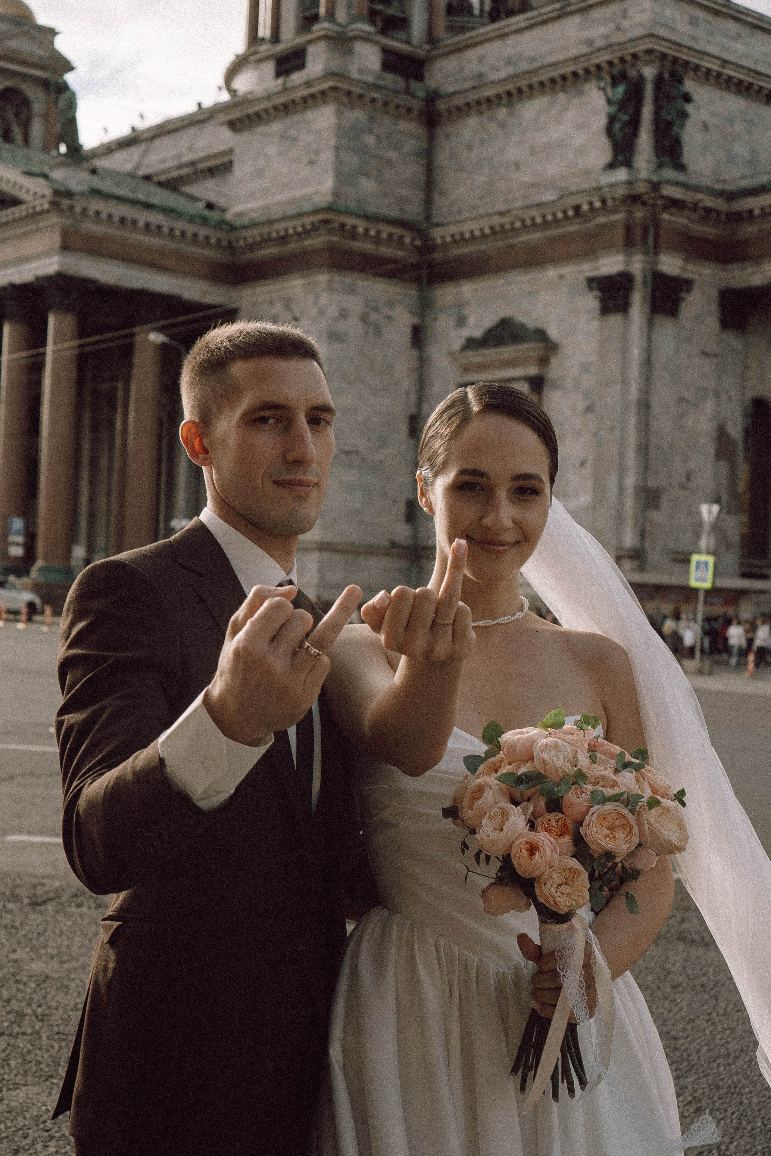 СВАДЕБНАЯ ПРОГУЛКА В САНТК-ПЕТЕРБУРГЕ (ИСАКИЕВСКИЙ СОБОР, ЗИМНЯЯ КАНАВКА, ЭРМИТАЖ И БОЛЬШАЯ МОРСКАЯ УЛИЦА). Профессиональный фотограф, Санкт-Петербург — Виктория Богомолова