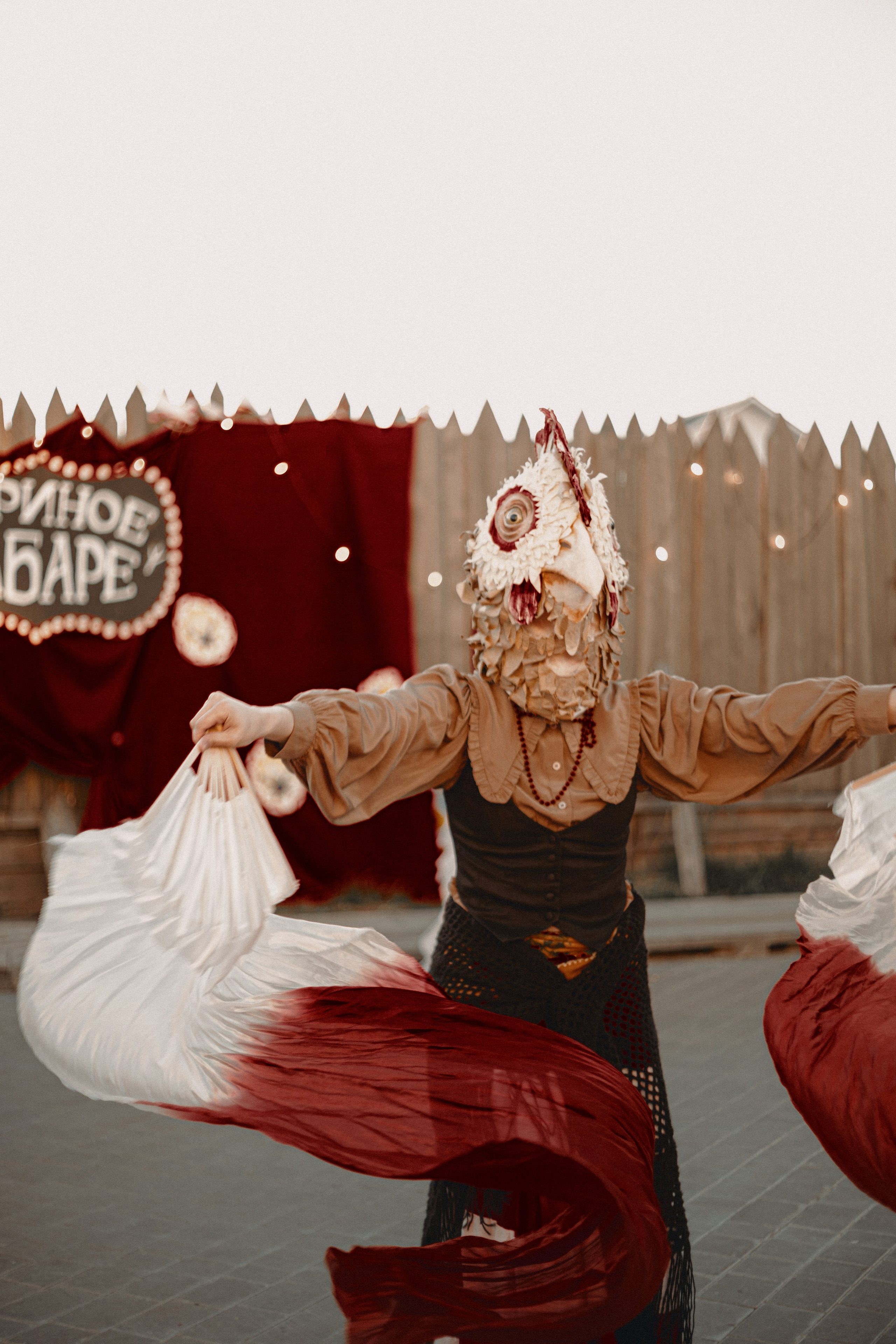 Спектакль «Куриное кабаре» от Свободного молодежного театра | Тобольск. Арт-фотограф Крис Л. в Тобольске: портрет, семейные, свадьбы