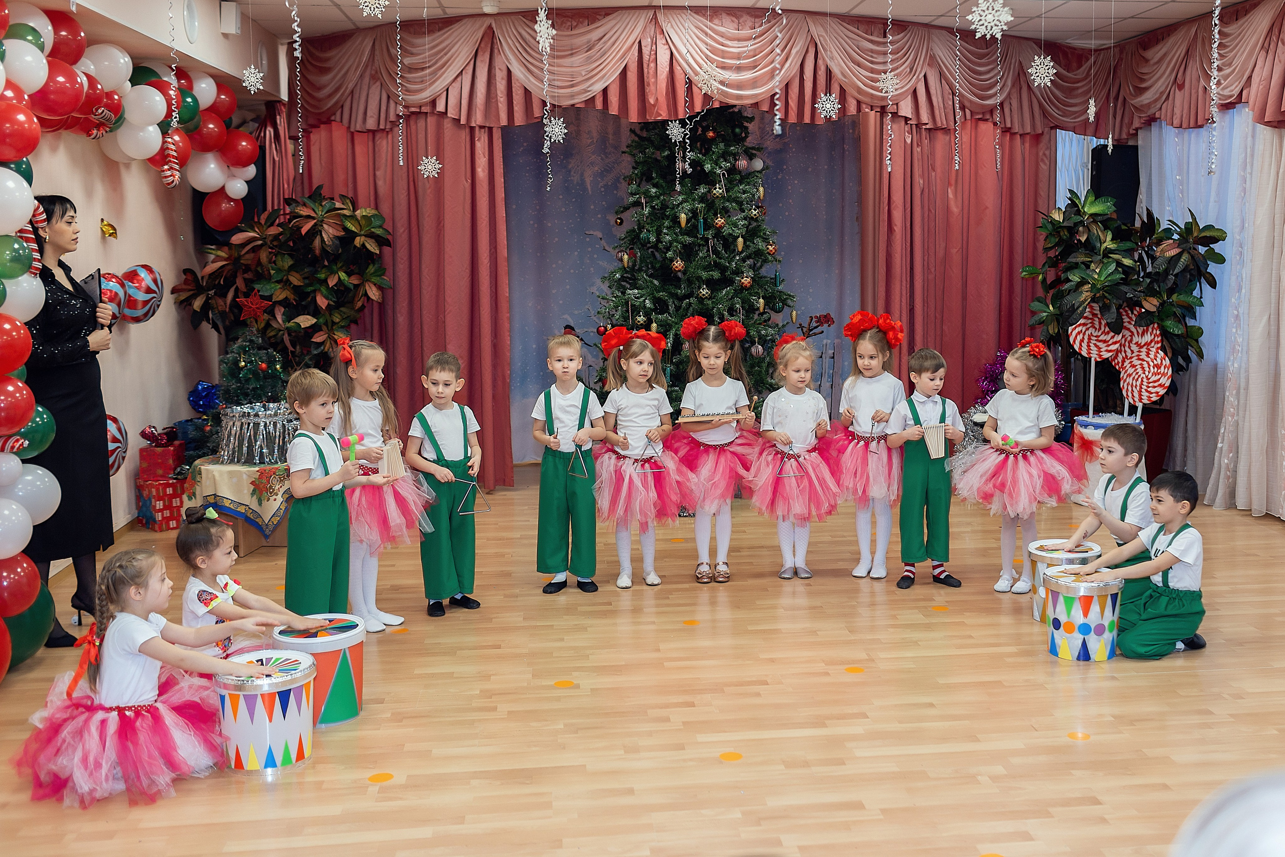 Утренник_"Карамельная фабрика» 2024. Семейный фотограф в Санкт-Петербурге