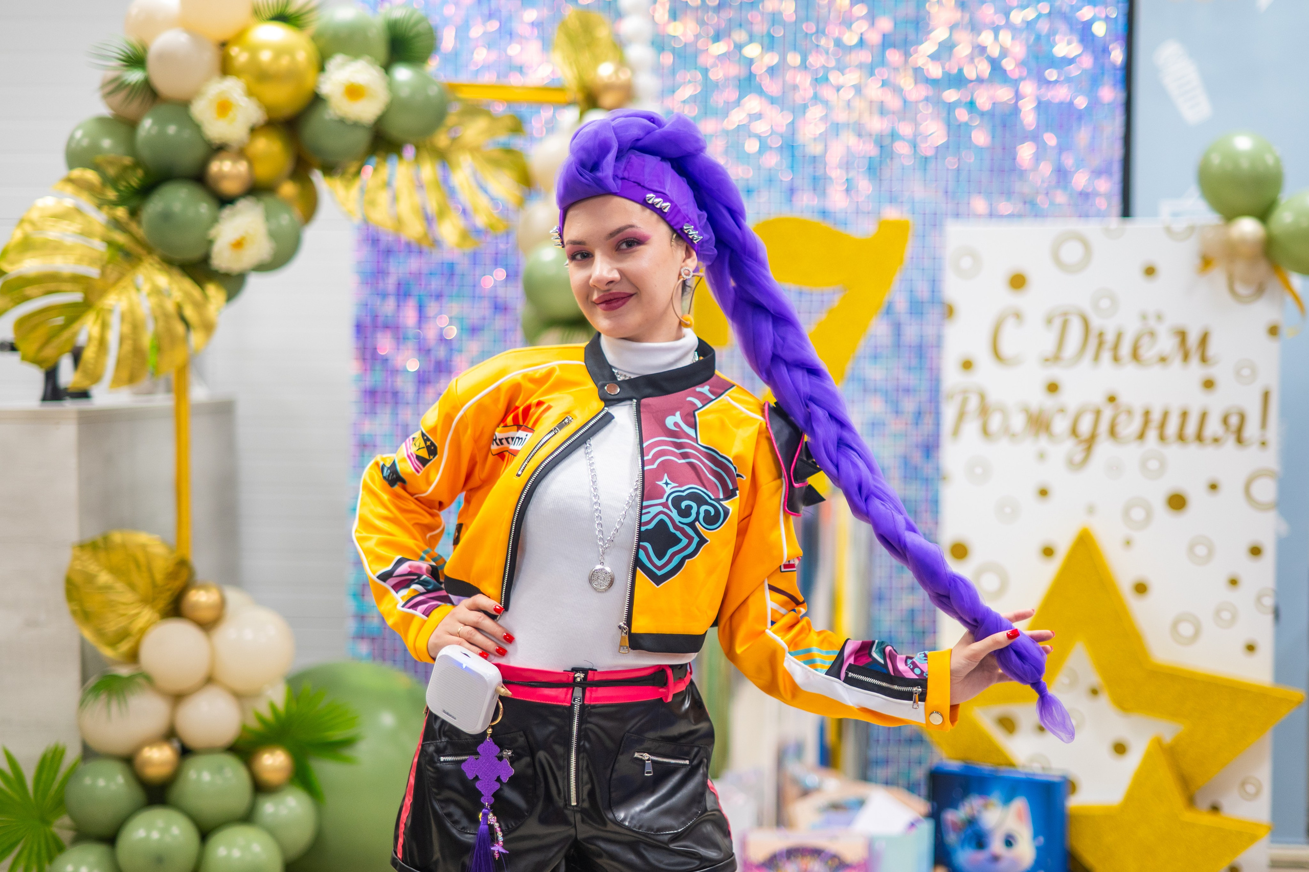 День Рождения Аленочки в Ниндзя Кидс в гости к ней пришла Супер Звезда Руми. Я Ольга Казанцева, фотографирую снимаю ваши киноистории и печатаю фото и цифровые портреты на холсте