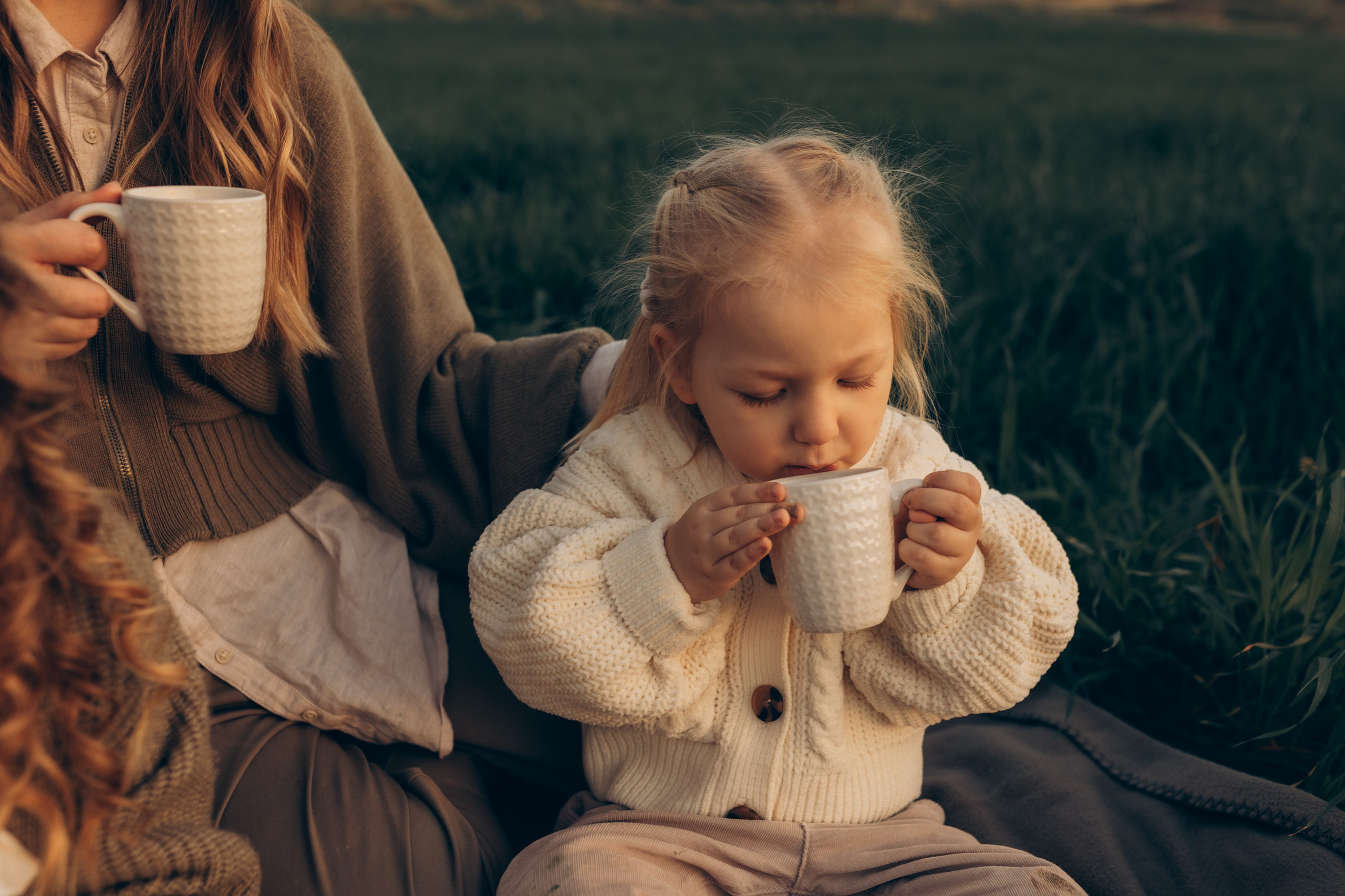 A warm afternoon in the field, just us and the time to be together. Katerina Nord | Wedding and Couple Photographer in Germany and Europe