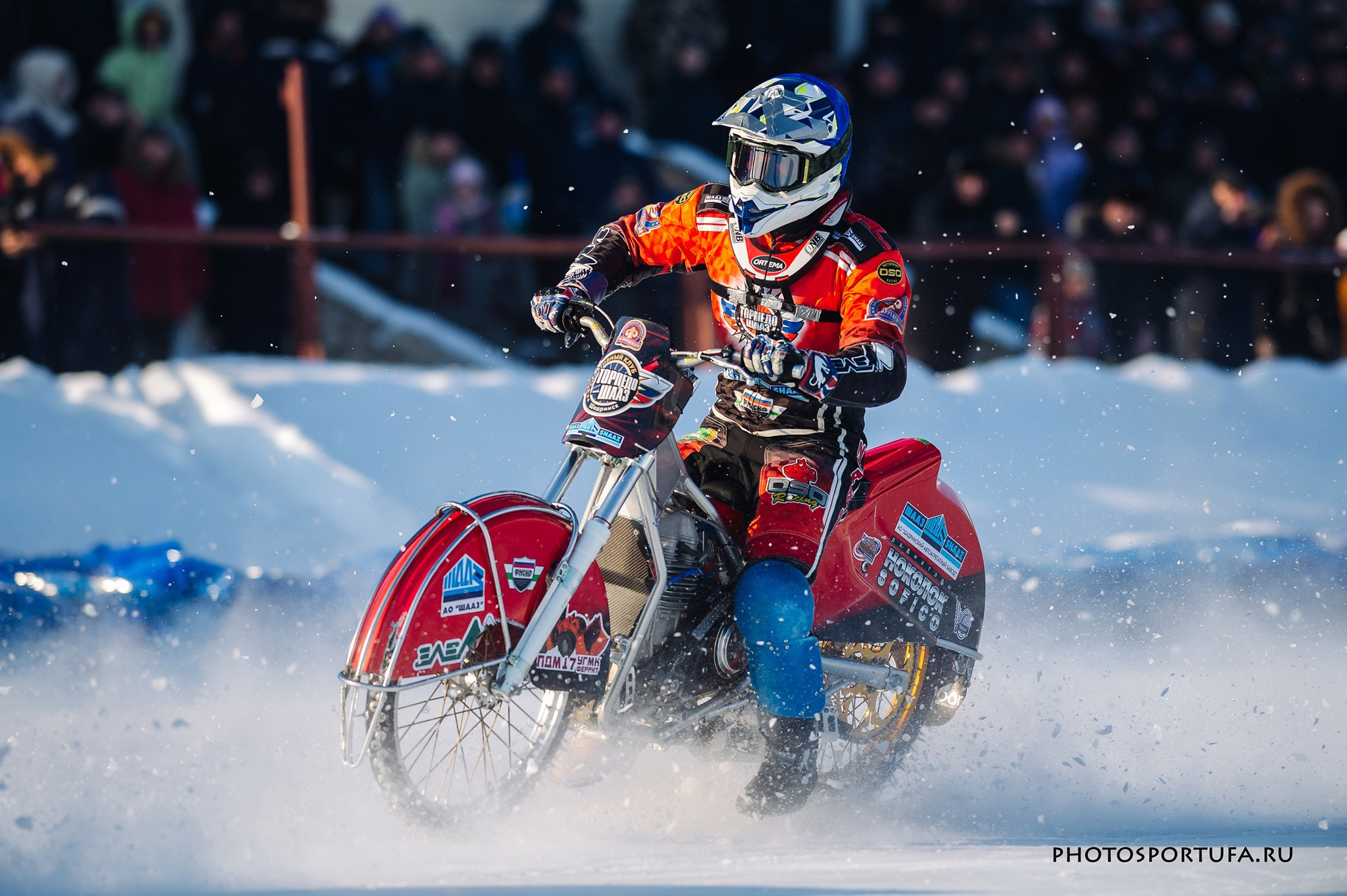 Мотогонку на льду. Спортивный фотограф в Уфе Евгений Буров