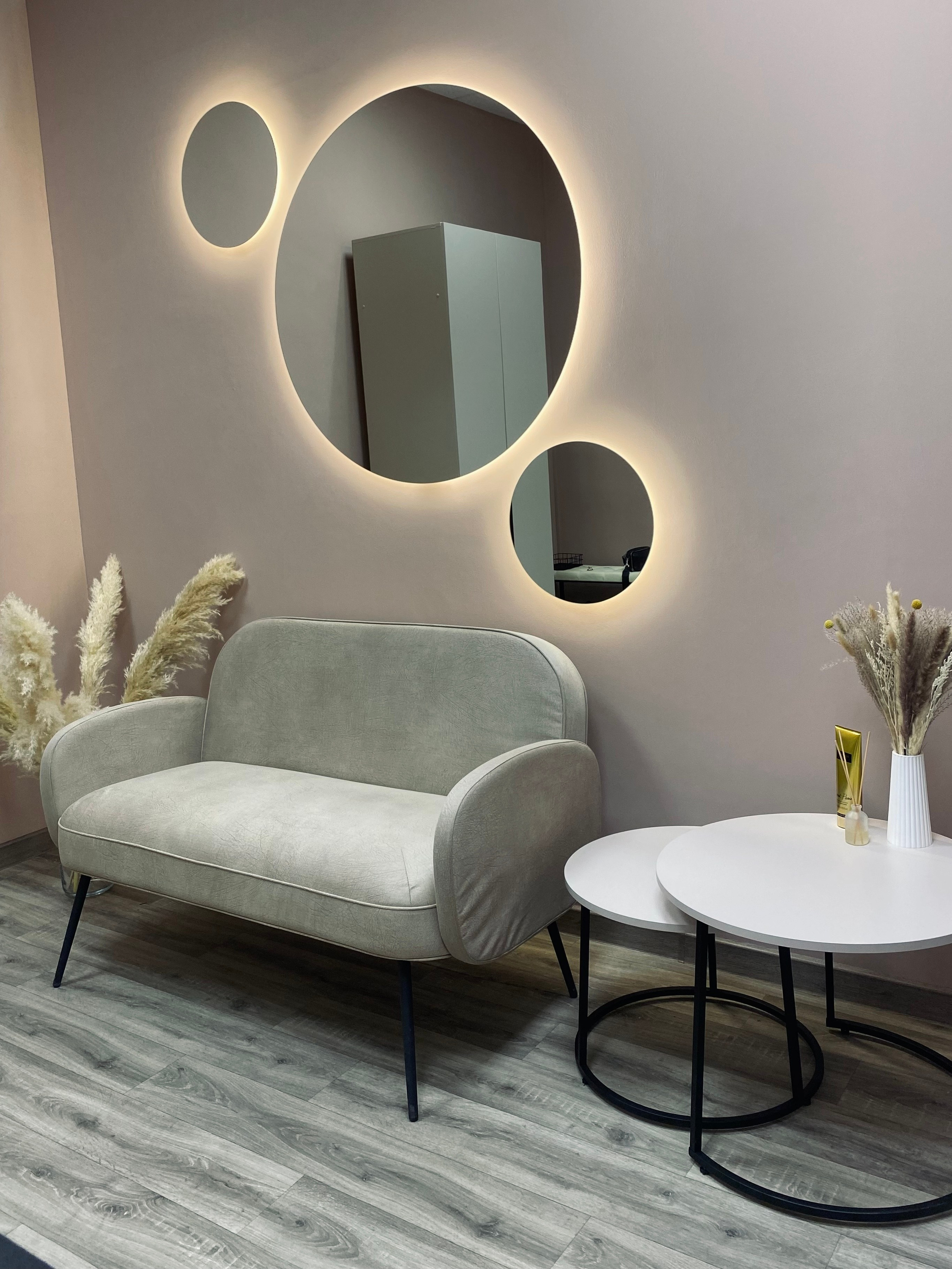 КАК НАС НАЙТИ. Vivid—студия автопортрета в Новосибирске