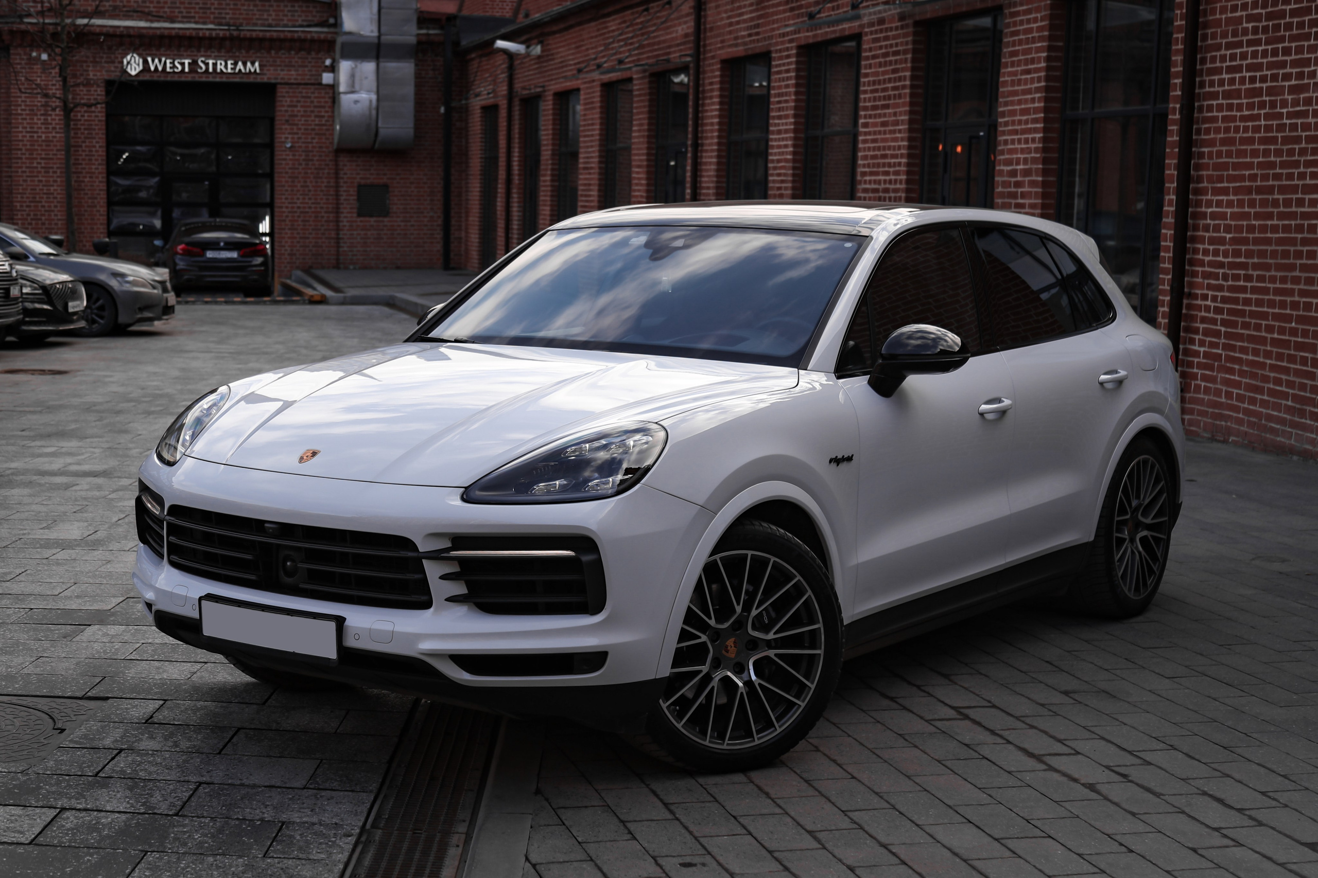 2020 Porsche Cayenne 3.0 AT. Mixturecaptures