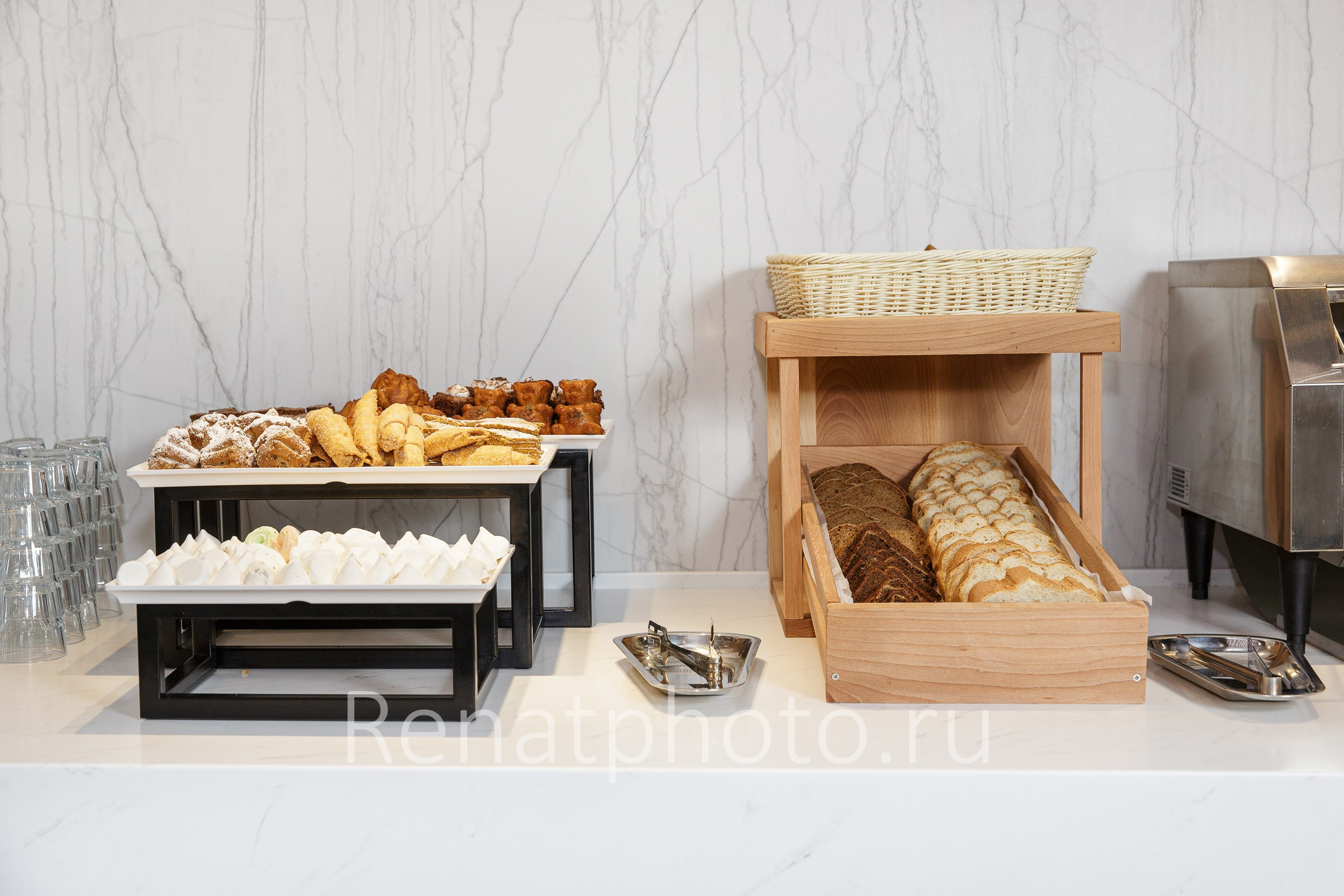 Renatphoto-Фотосъёмка еды по системе шведская линии для отелей. Профессиональная фотосъёмка интерьеров, предметная фотосессия еды для меню г. Анапа