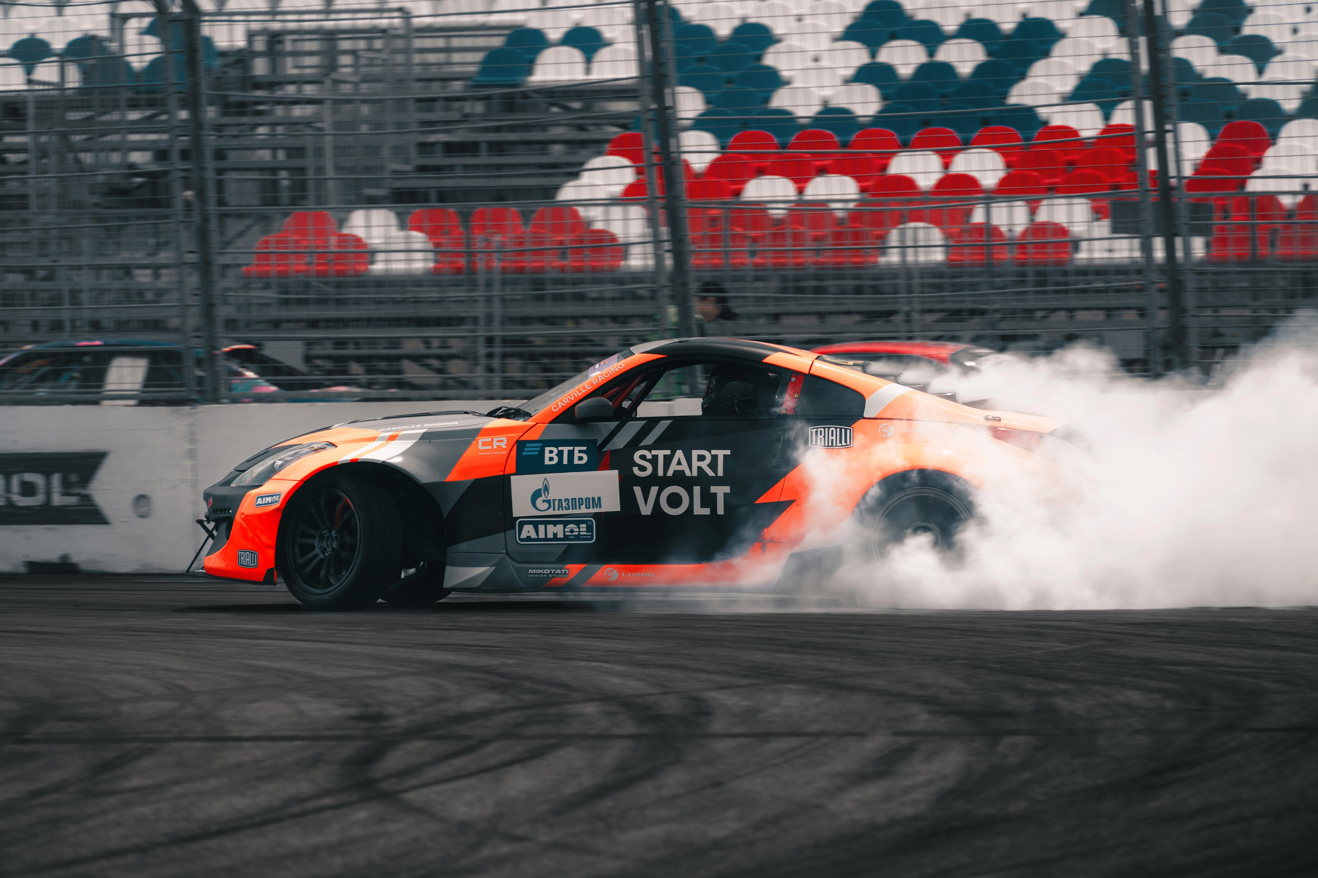 IDDC Этап 2: Бетонный Колизей и блогеры в деле