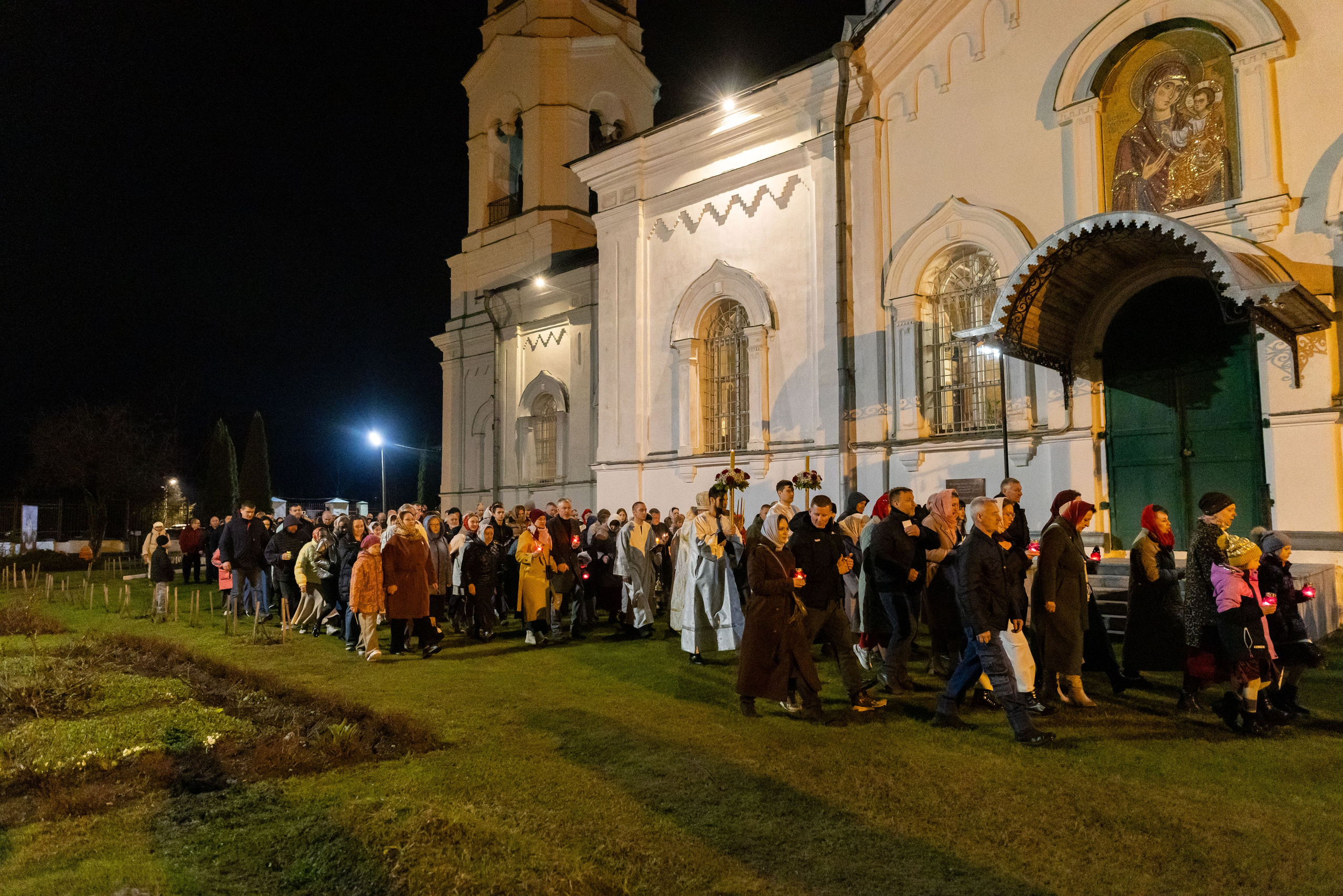 Пасха Воскресенский храм с Ашитково. Семейный и детский фотограф Анна Петракова