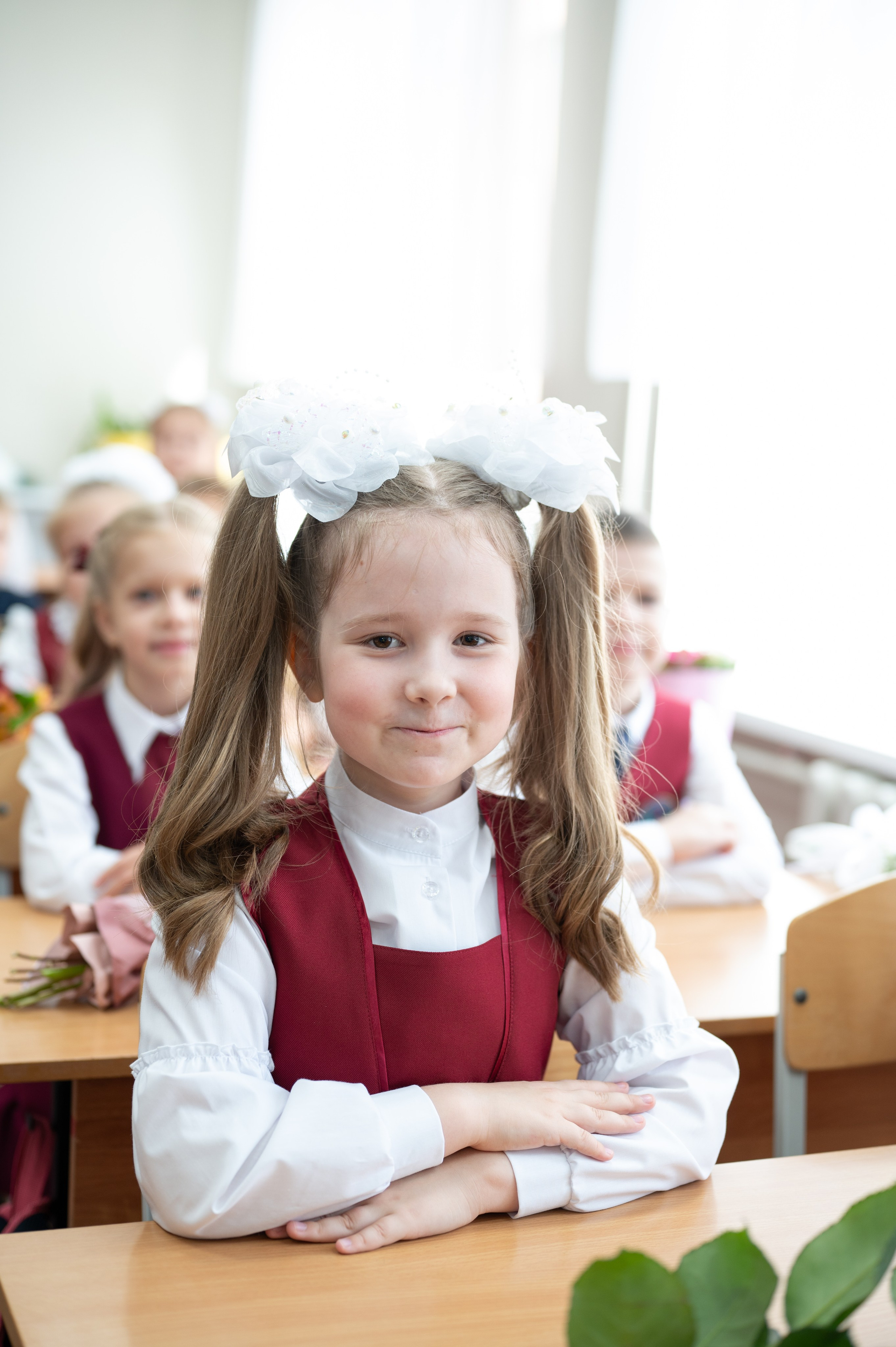 1 сентября 16 гимназия 2 класс (линейка + в классе+ на улице). Фотограф новорожденных, семейный детский в Тюмени Татьяна Морозова