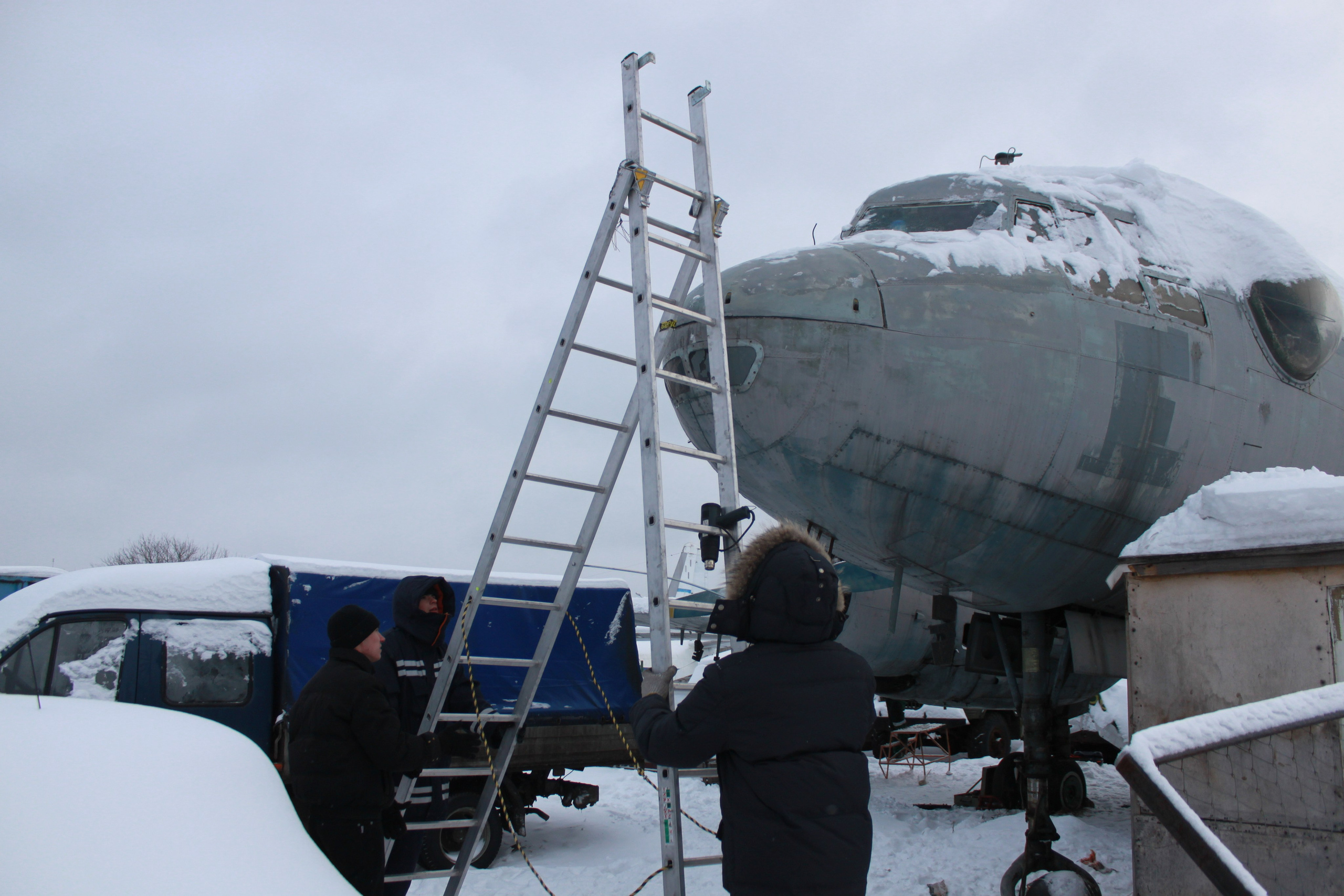 Ил-14Т «Голубая Мечта» работы в Тушино (2011 г.). Фотоальбом показывающий увлекательный мир авиации и мир медведей Андрея Иванова