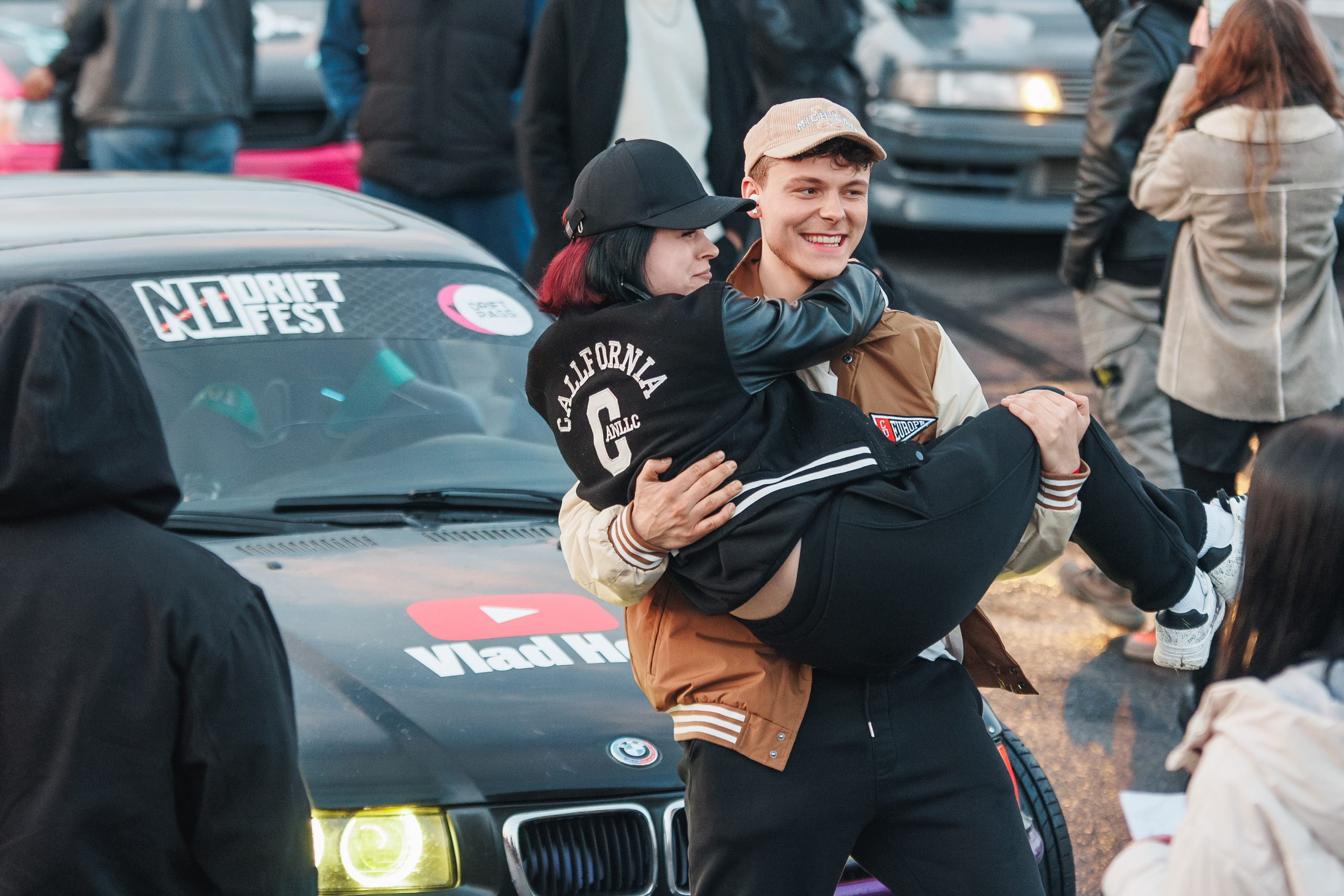 Выставка и дрифт машин. Репортажный фотограф. Москва. Алина Ланская