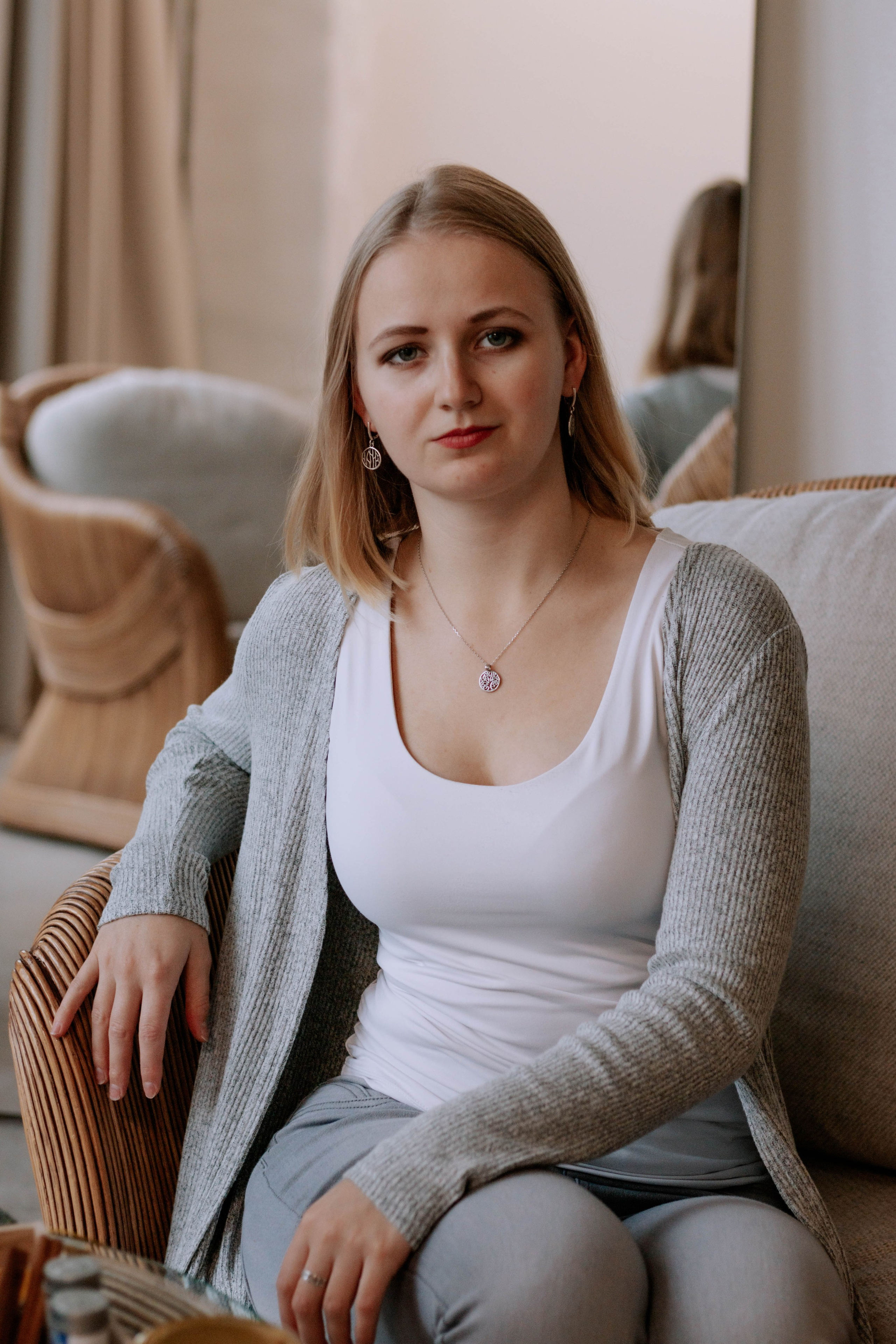 Алиса — Ароматерапевт. Бережно сохраняю ваши чувства и истории на своих фотографиях