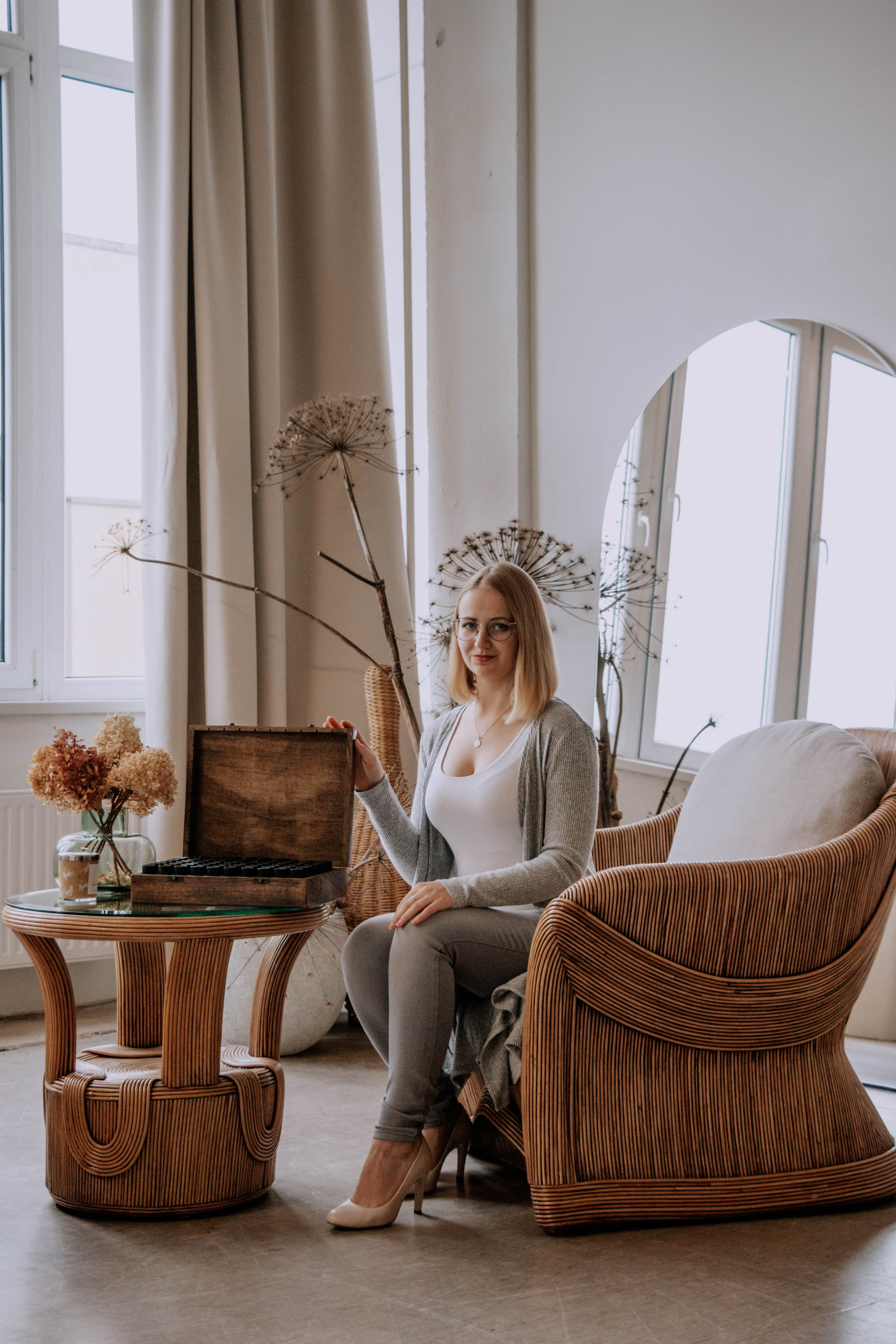 Алиса — Ароматерапевт. Бережно сохраняю ваши чувства и истории на своих фотографиях