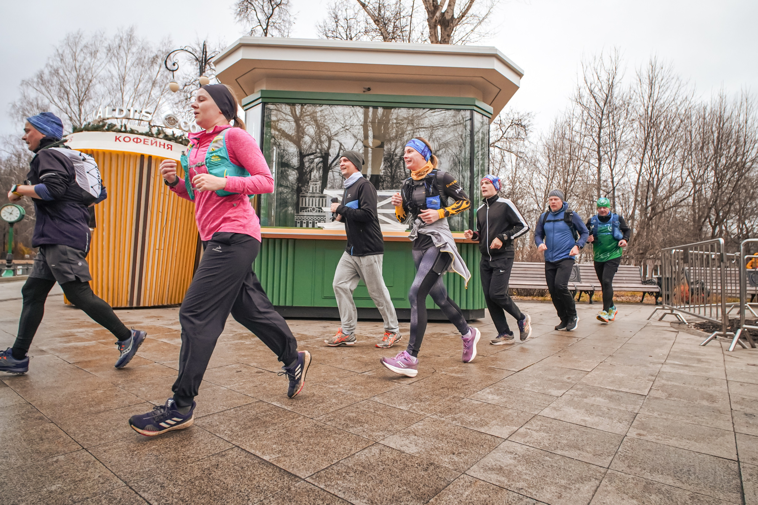 #марафонудома #яuzarun 2024 2-я петля, группа 6:30. Роман Капилюшов. Бег. Фото. Видео. г. Люберцы