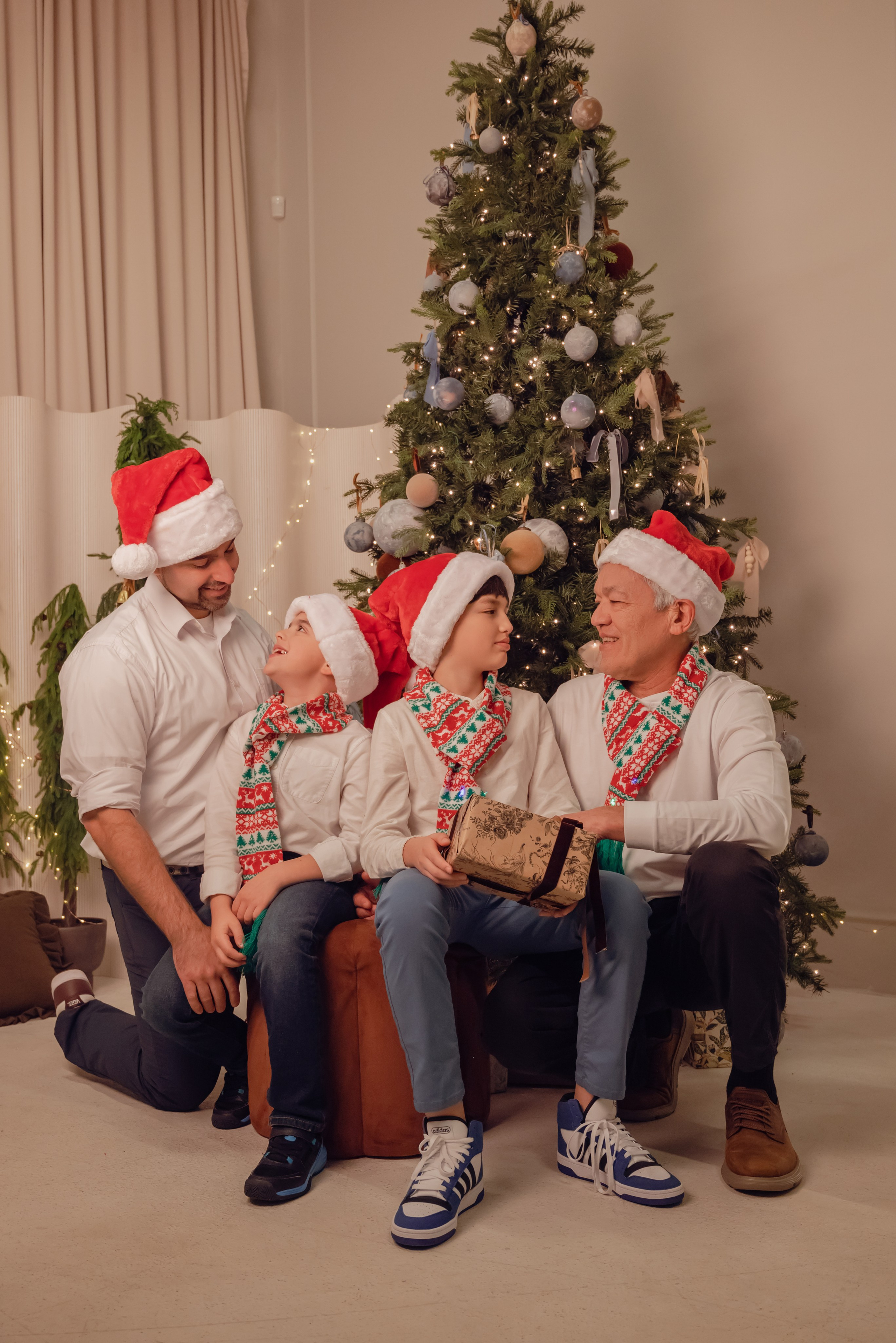 New Year's photo shoot. Family Photographer in Toronto — Natural Family & Lifestyle Photography | Khorosheva Irina