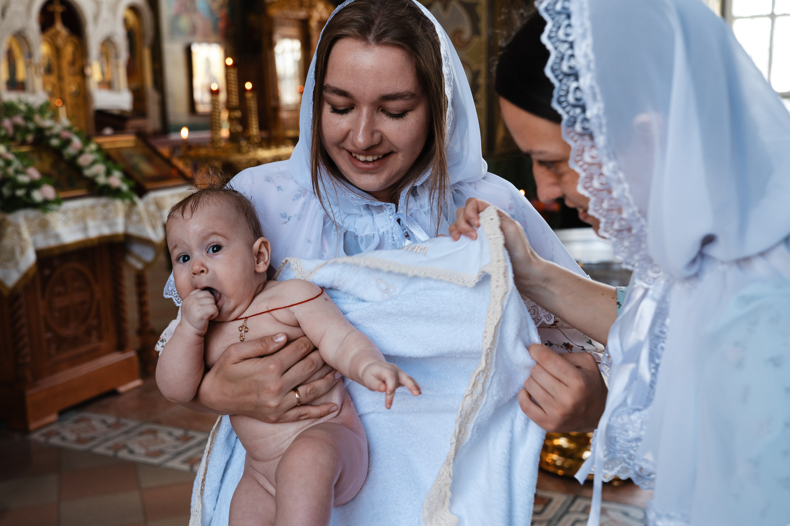 Таинство Крещения Дарьи (Храм Преполовения Пятидесятницы). Фотограф Ярута Оксана / Ростов-на-Дону