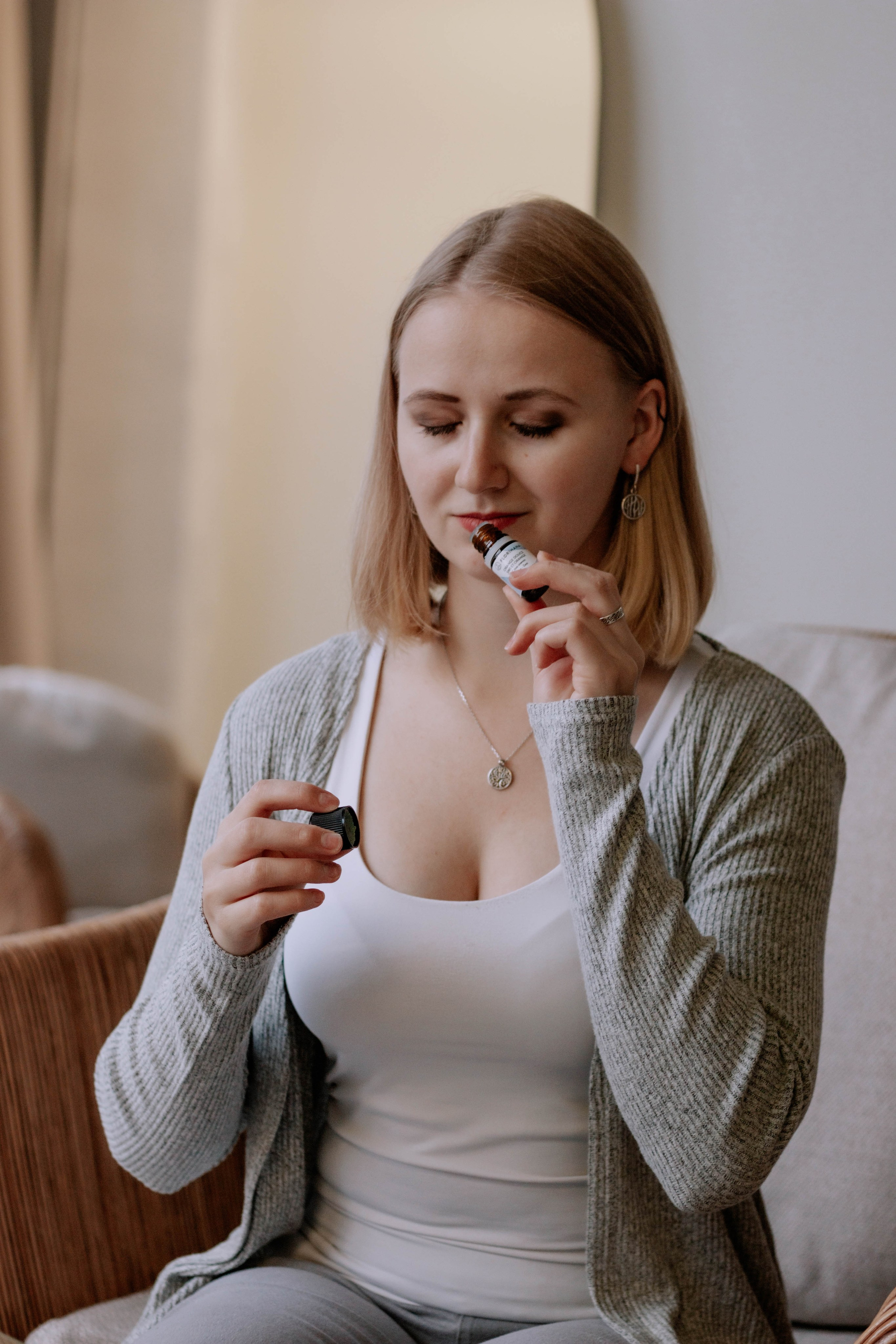 Алиса — Ароматерапевт. Бережно сохраняю ваши чувства и истории на своих фотографиях