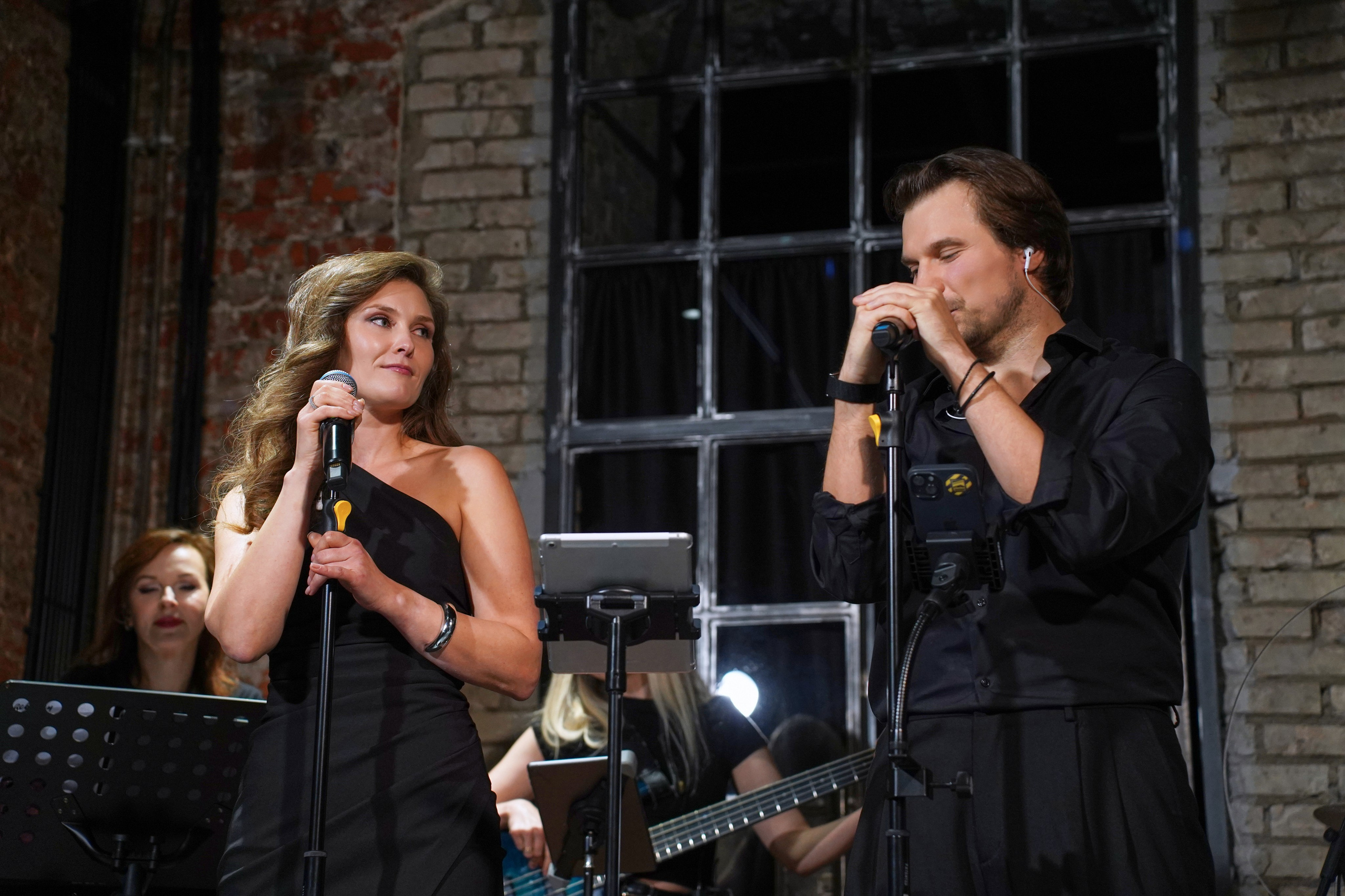 Концерт кавер группы. Фотограф