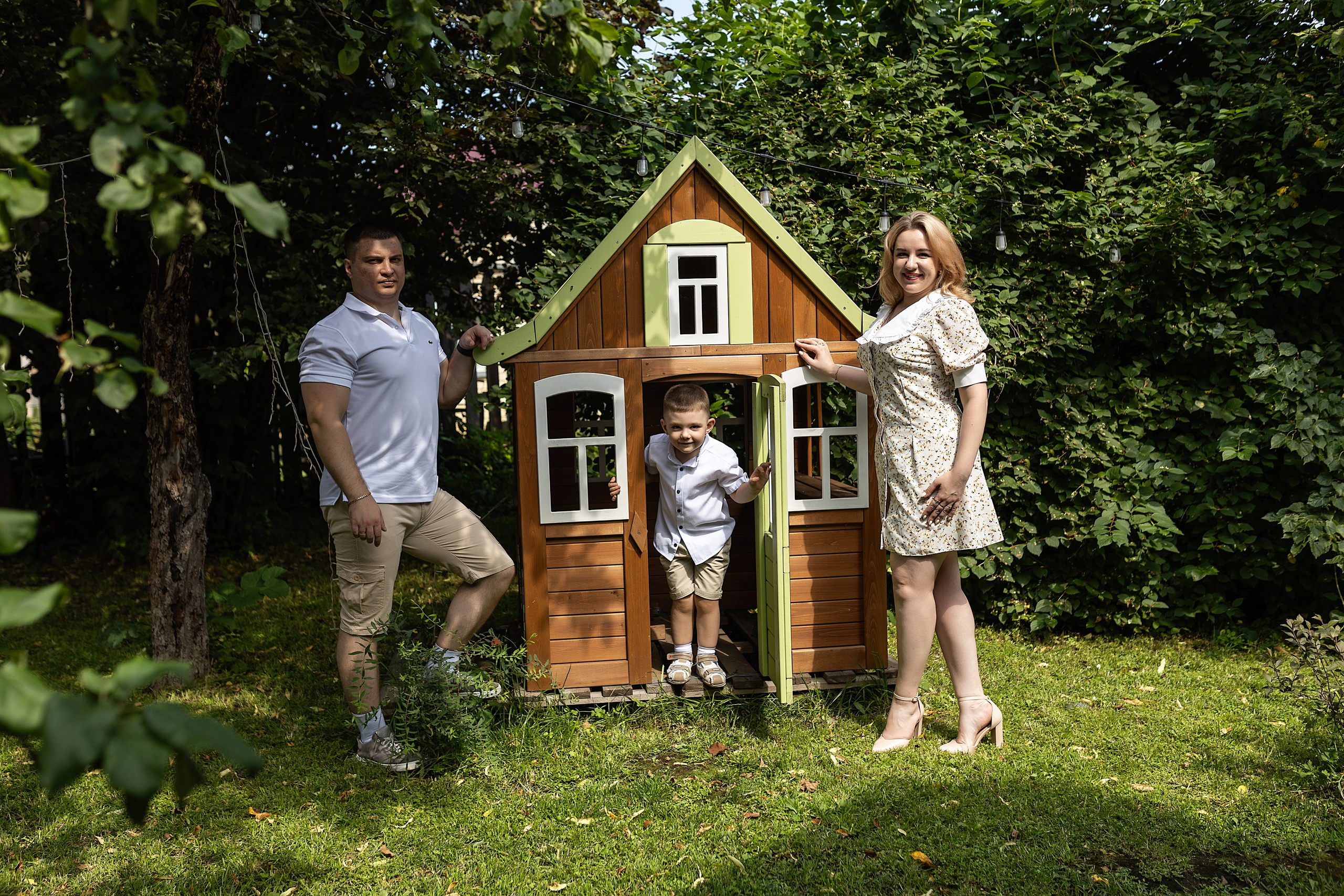 Семейная фотосессия на фотодаче в Купавне. Фотограф в Железнодорожном и Балашихе