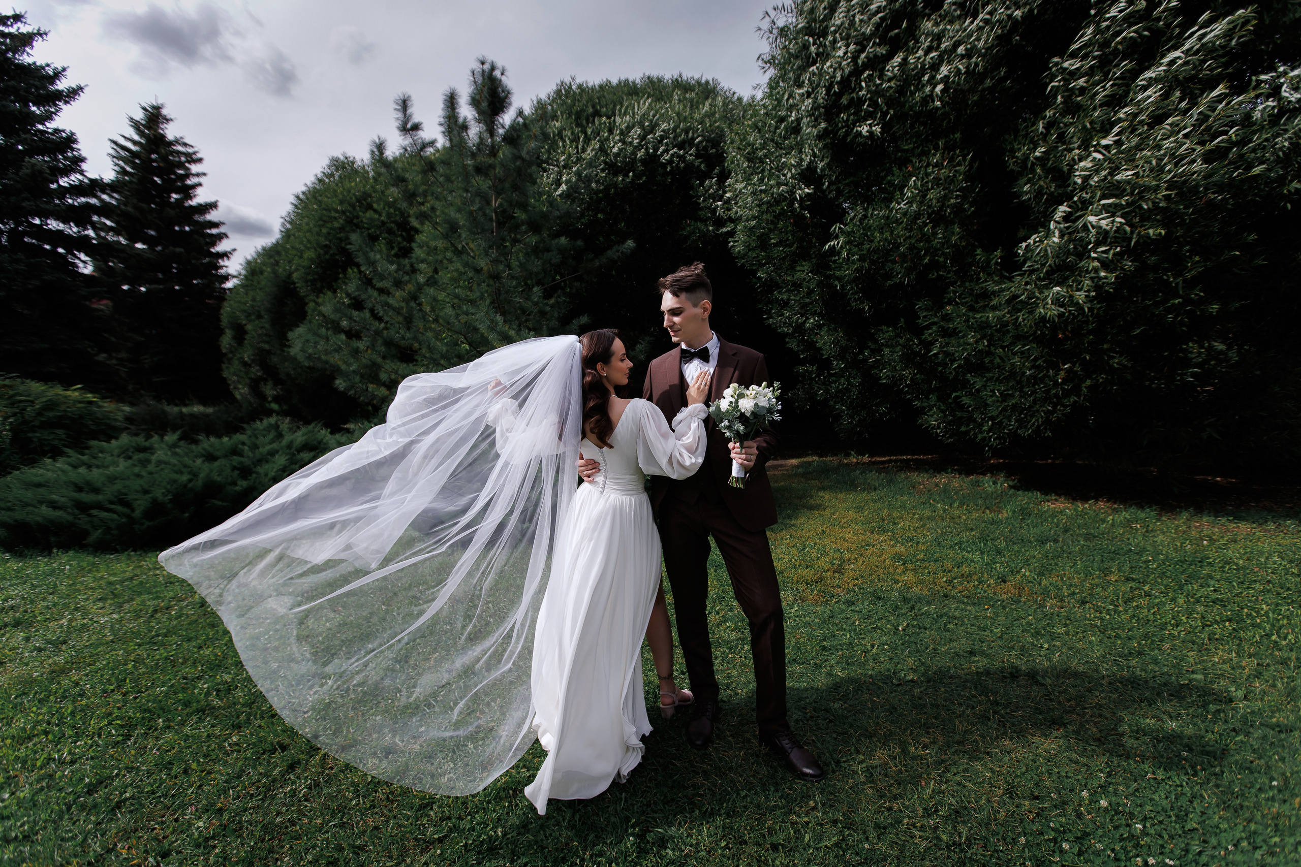 Екатерина и Денис. Свадебный фотограф в Омске Яна Савина