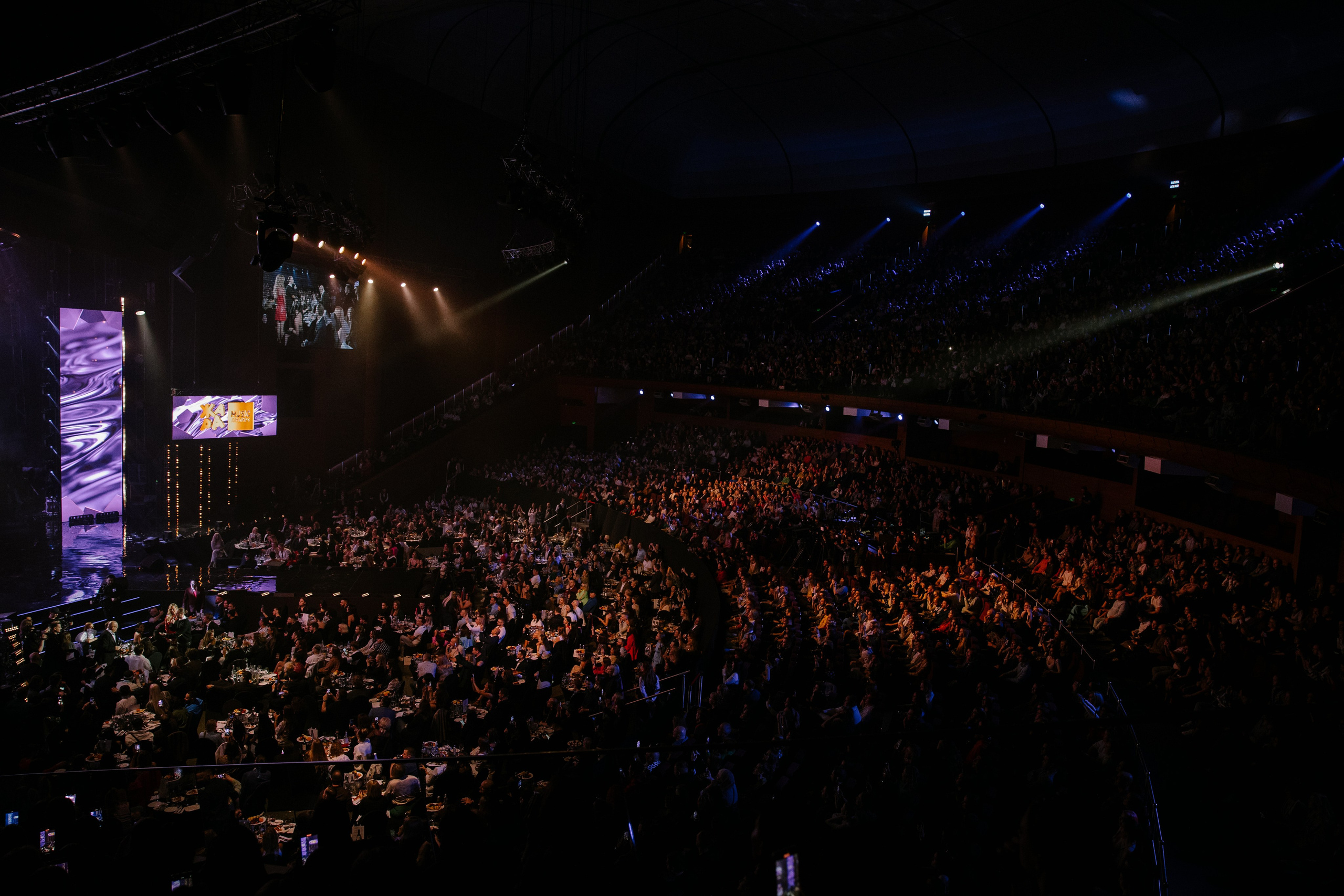 ЖАРА ТВ. Светский фотограф — Анисина Ирина