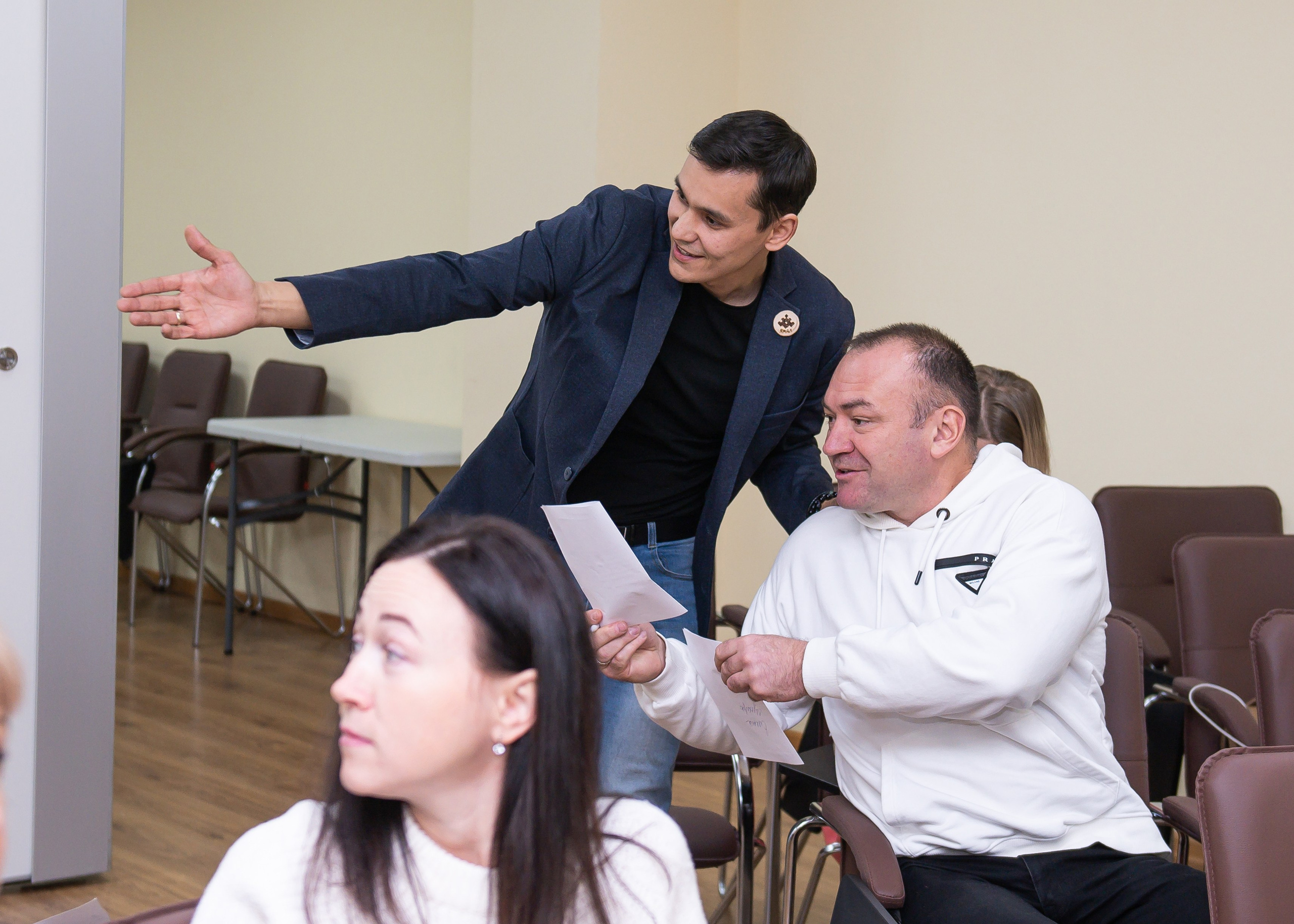 Фотографии Рустама Багизова бизнес семинара