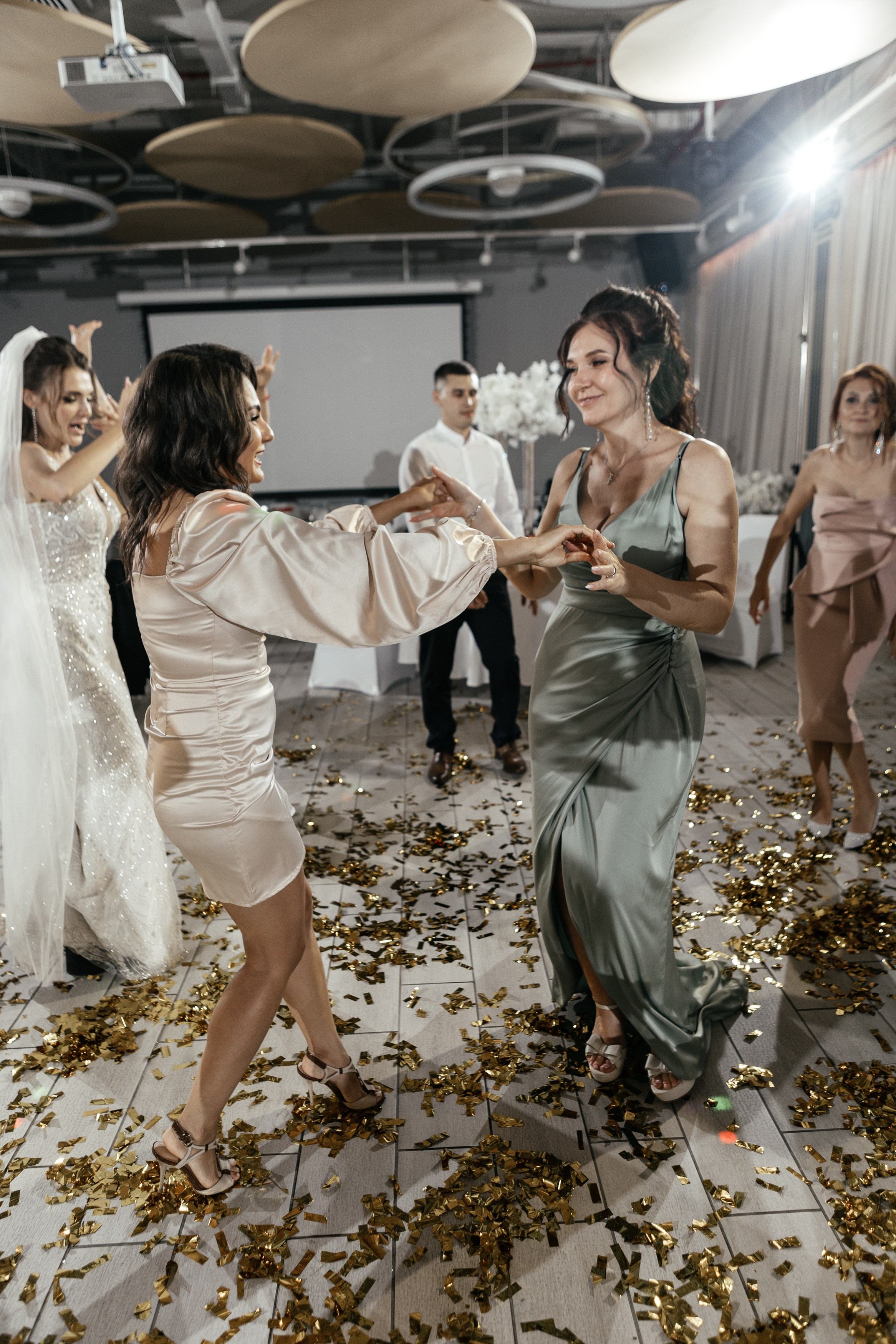 Свадебный фотограф Уфа — Руслан ГабдлисламовЖивые эмоции, красивые кадры, воспоминания на всю жизнь.Работаю по всей Республике Башкортоста. Свадебный фотограф Уфа Руслан Габдлисламов