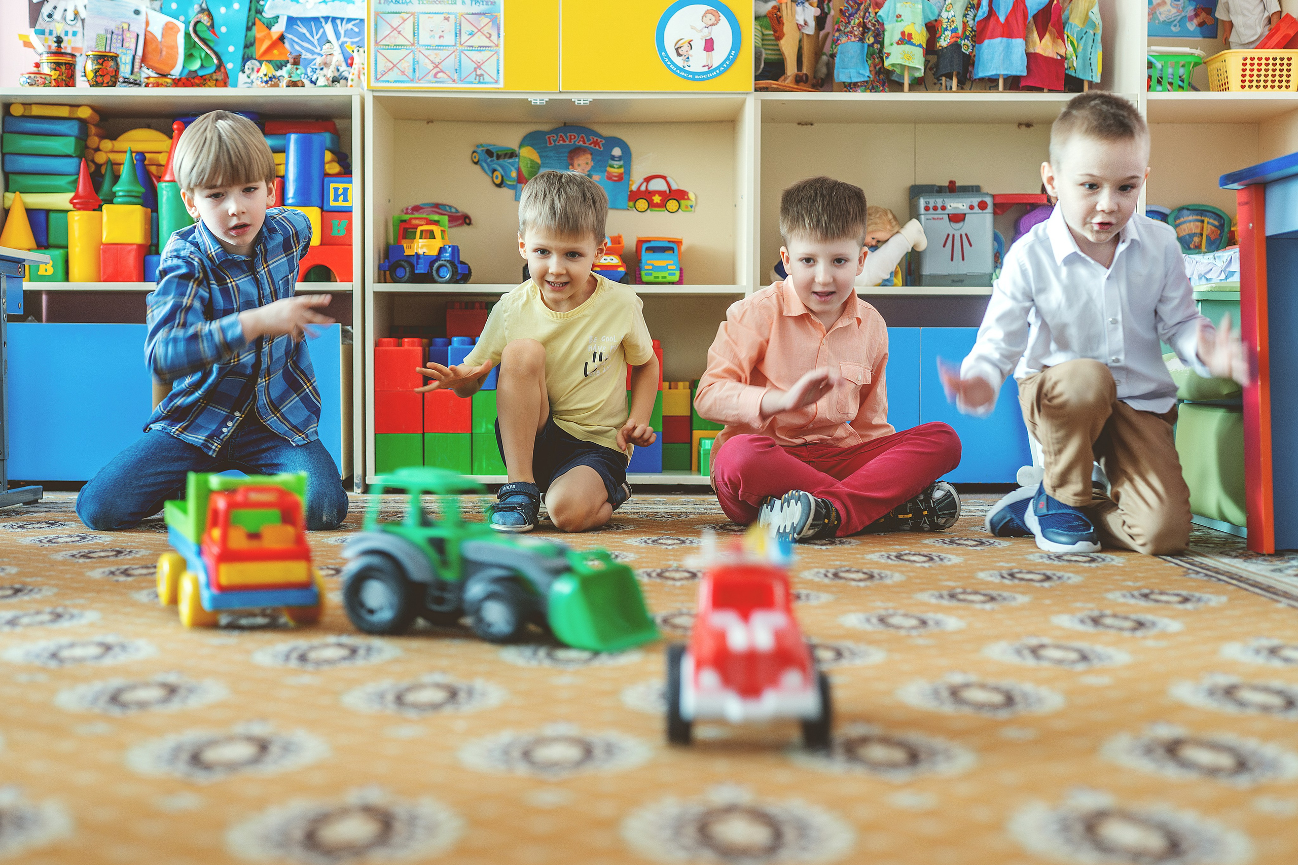 Сад 3. Школьные альбомы и альбомы для детского сада. Юлия Осипова. Москва