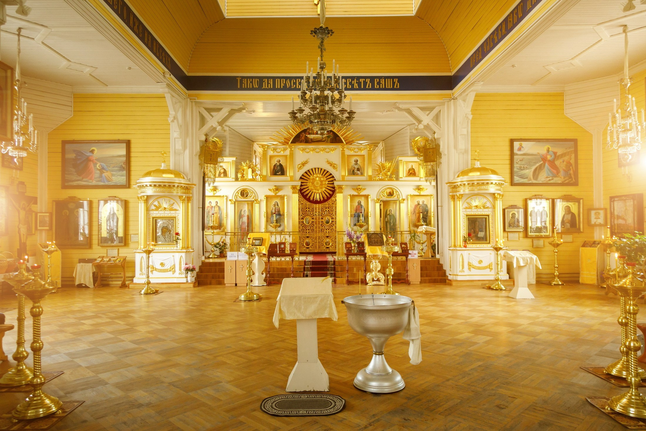 Крещение церковь Петра и Павла, Вырица. Фотограф на крещение в Санкт Петербурге