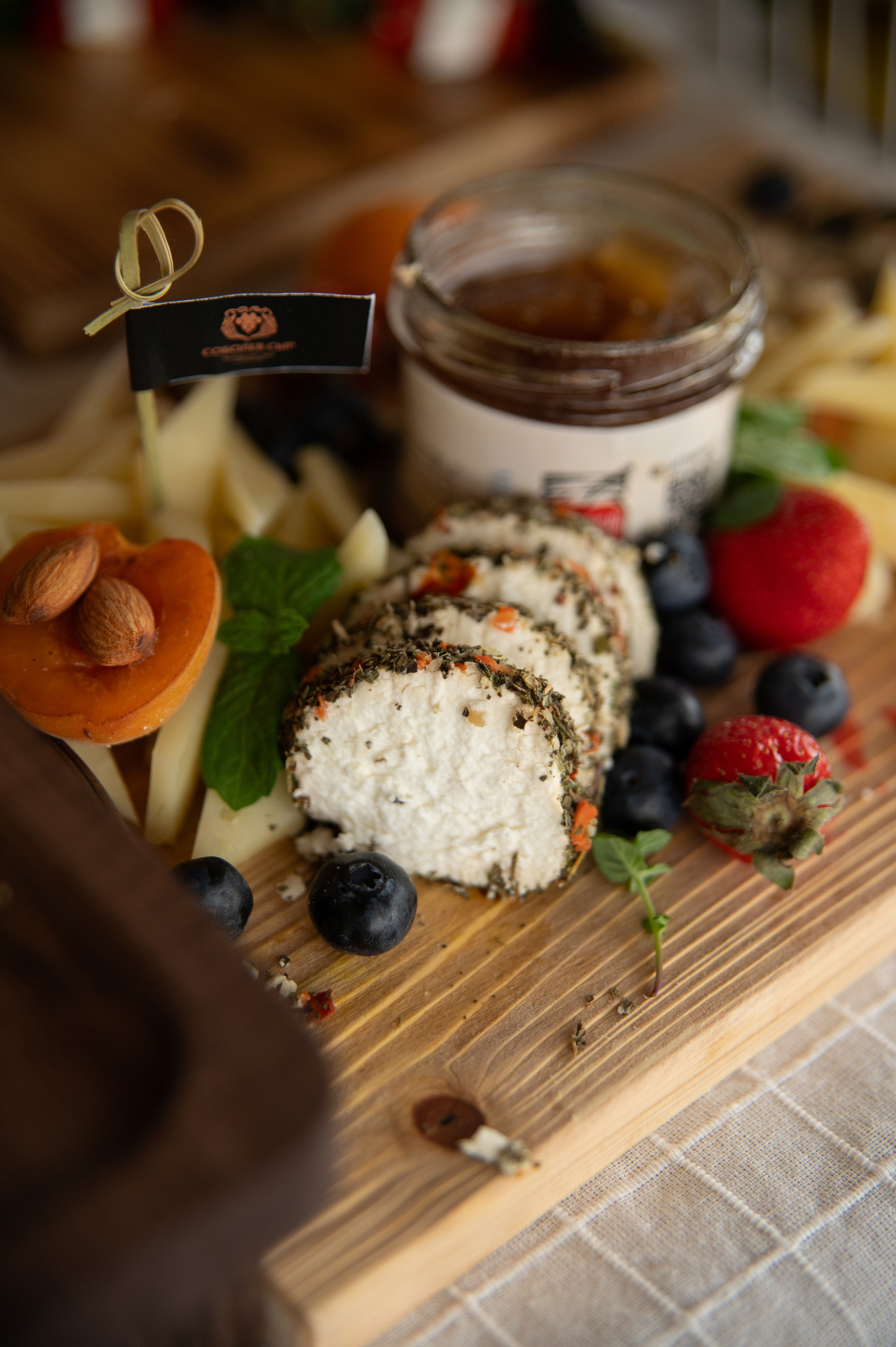 food фотограф Тимур Хабибуллин Уфа - сырная тарелка с фруктами медом