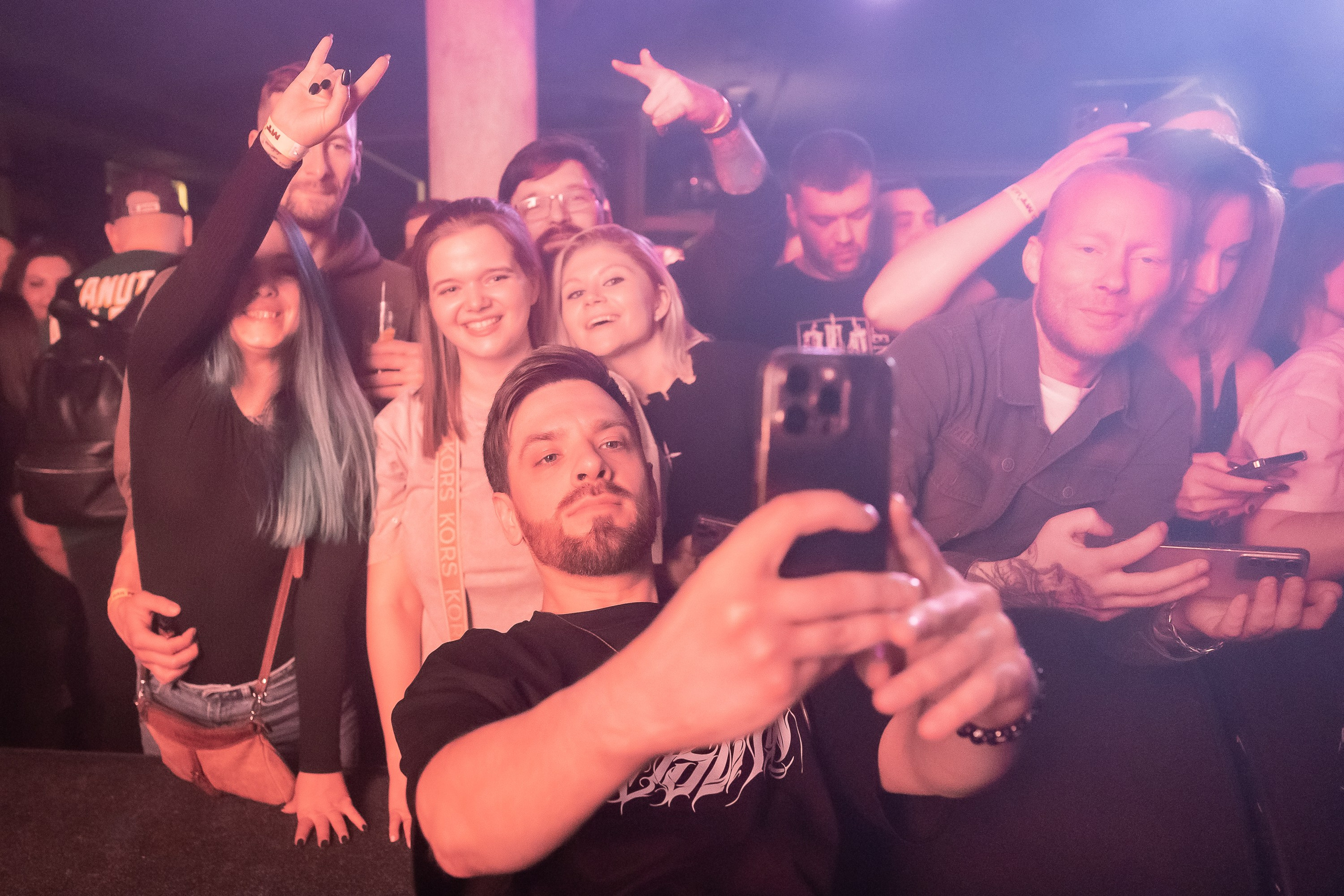 Концерт альтернатив метал группы iOSTRA в «Music bar Мумий Тролль» Москва. Фотограф Владимир Охрименко