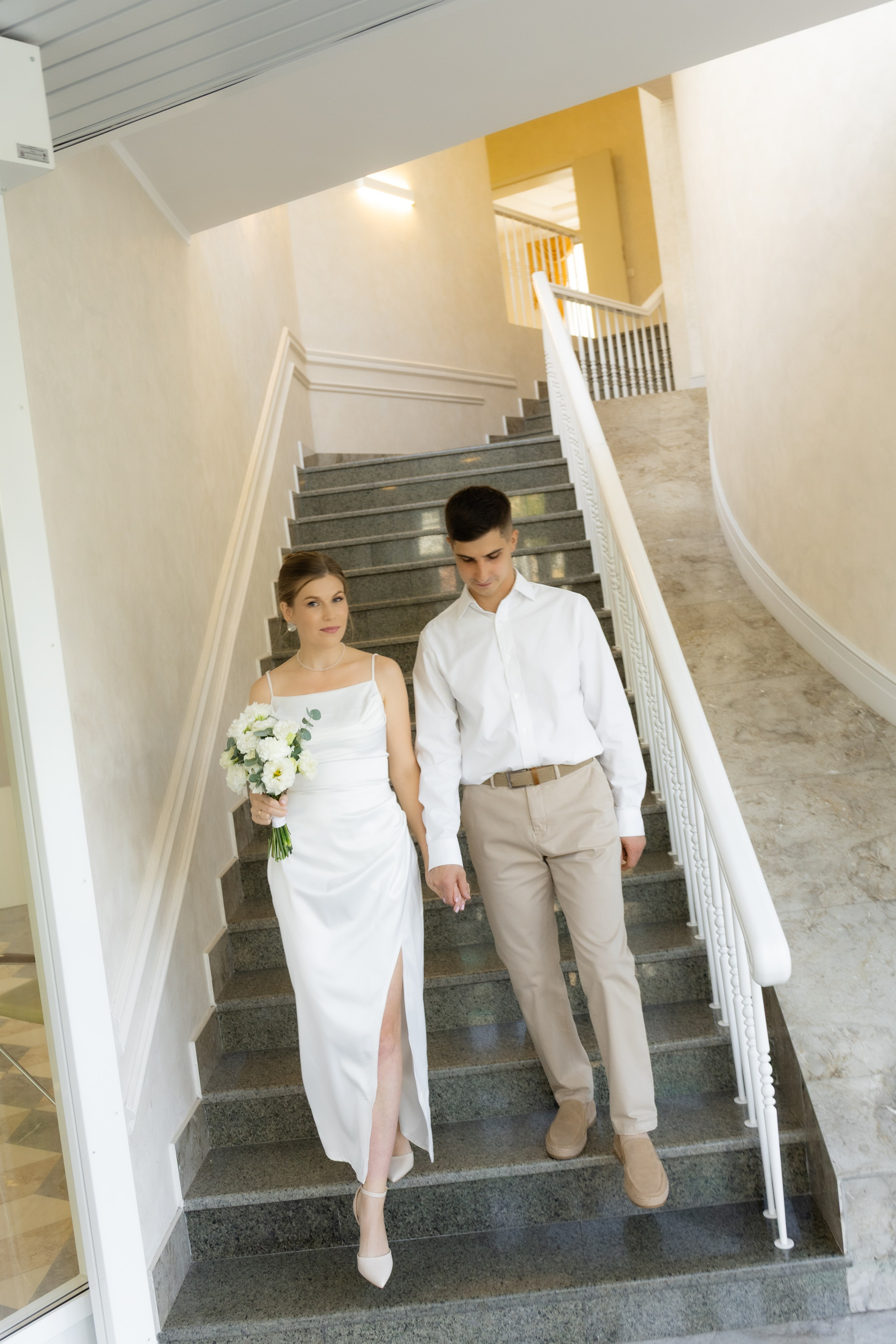 Гайд-путеводитель по Центральному ЗАГСу. Свадебный и портретный фотограф в Новосибирске Любовь Исакова