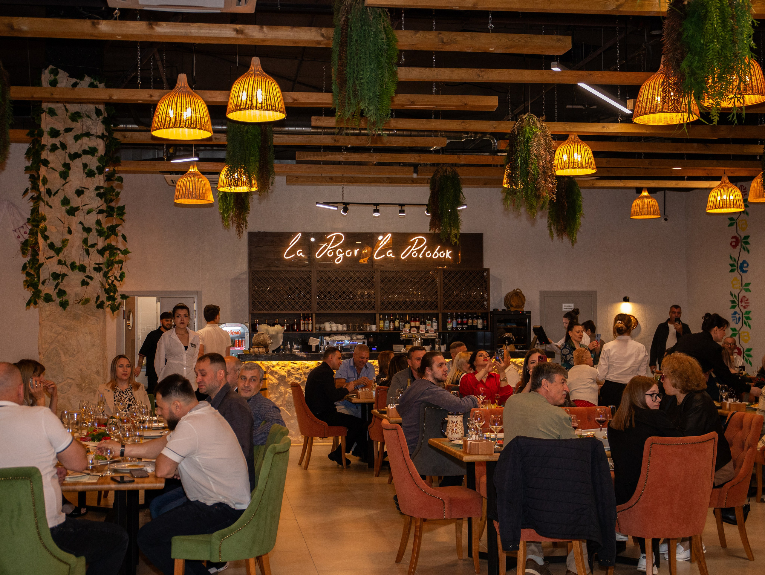 Открытие молдавского ресторана. Свадебный и семейный фотограф в Москве Мила Широких